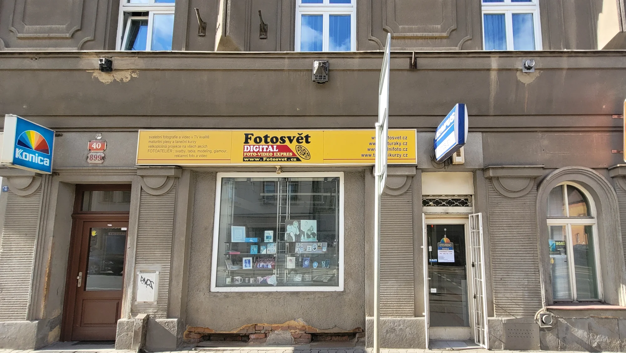 Průkazové fotky nebo vyvolání 50–100 fotografií formátu 9 × 13 cm