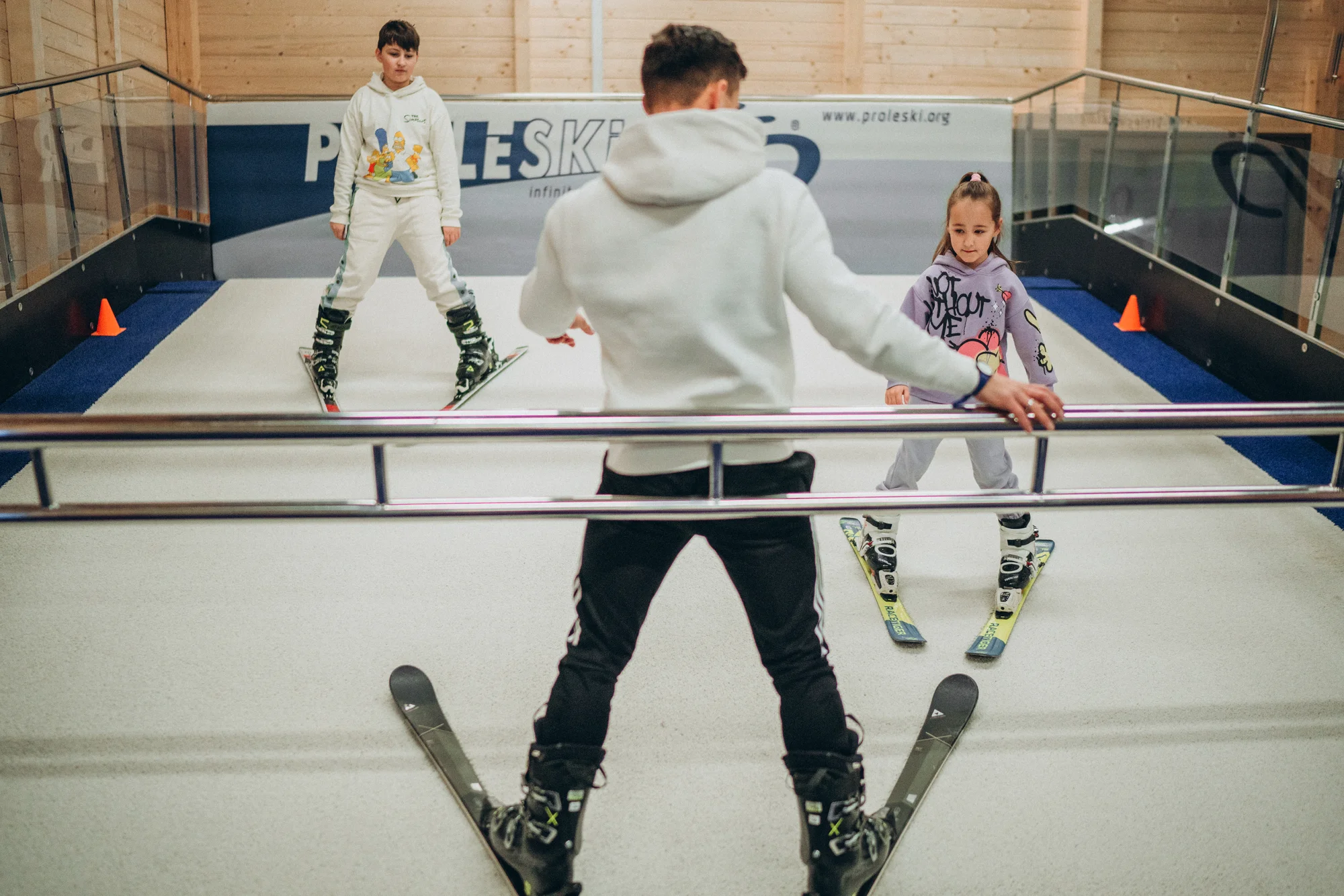 Celoroční zábava na lyžích i snowboardu: hodinový kurz na simulátoru vč. vybavení
