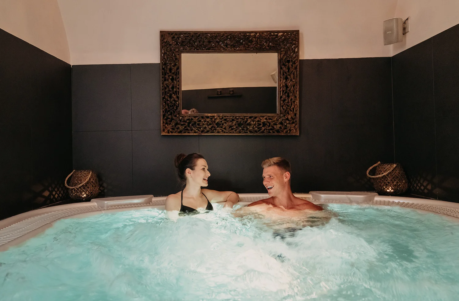 Dokonalé uvolnění v soukromí: privátní sauna či vířivka i 4chodové menu pro dva