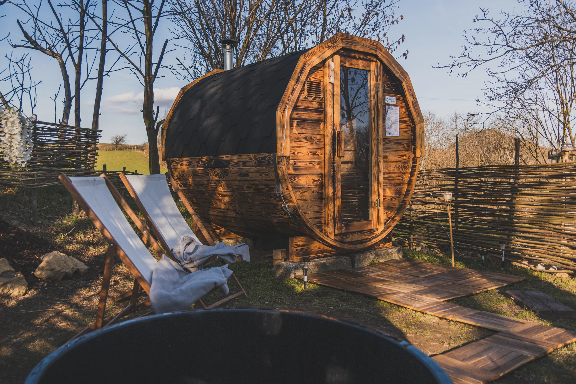 Pobyt mezi zvířátky na ranči: karavan, chatka či maringotka, mini zoo, koně a možnost snídaní