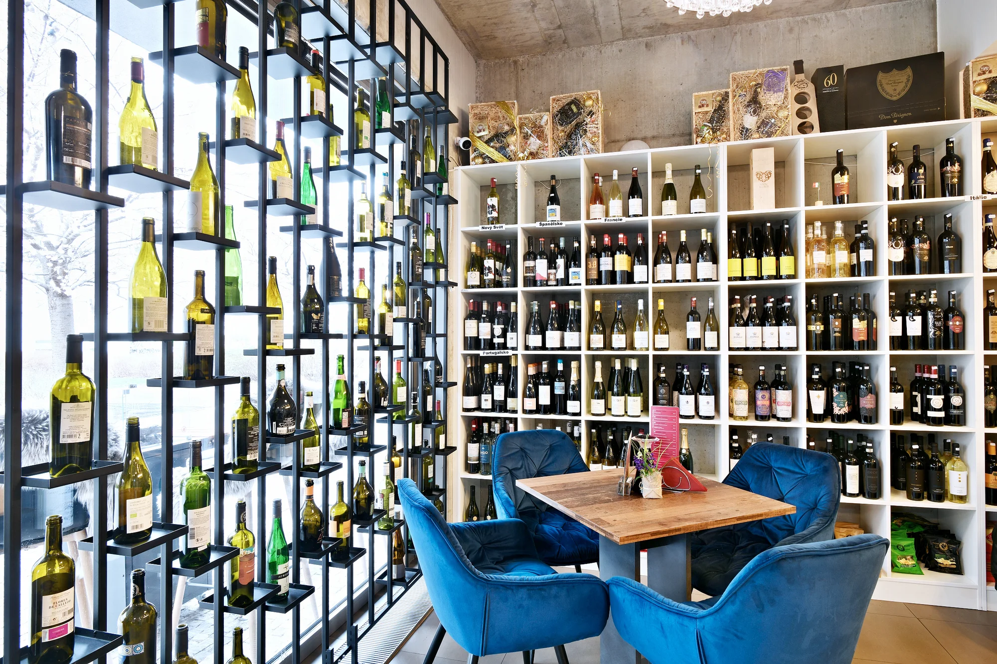 Otevřené vouchery do karlínské vinárny Wine Rebels: 500–2000 Kč na jídlo i nápoje