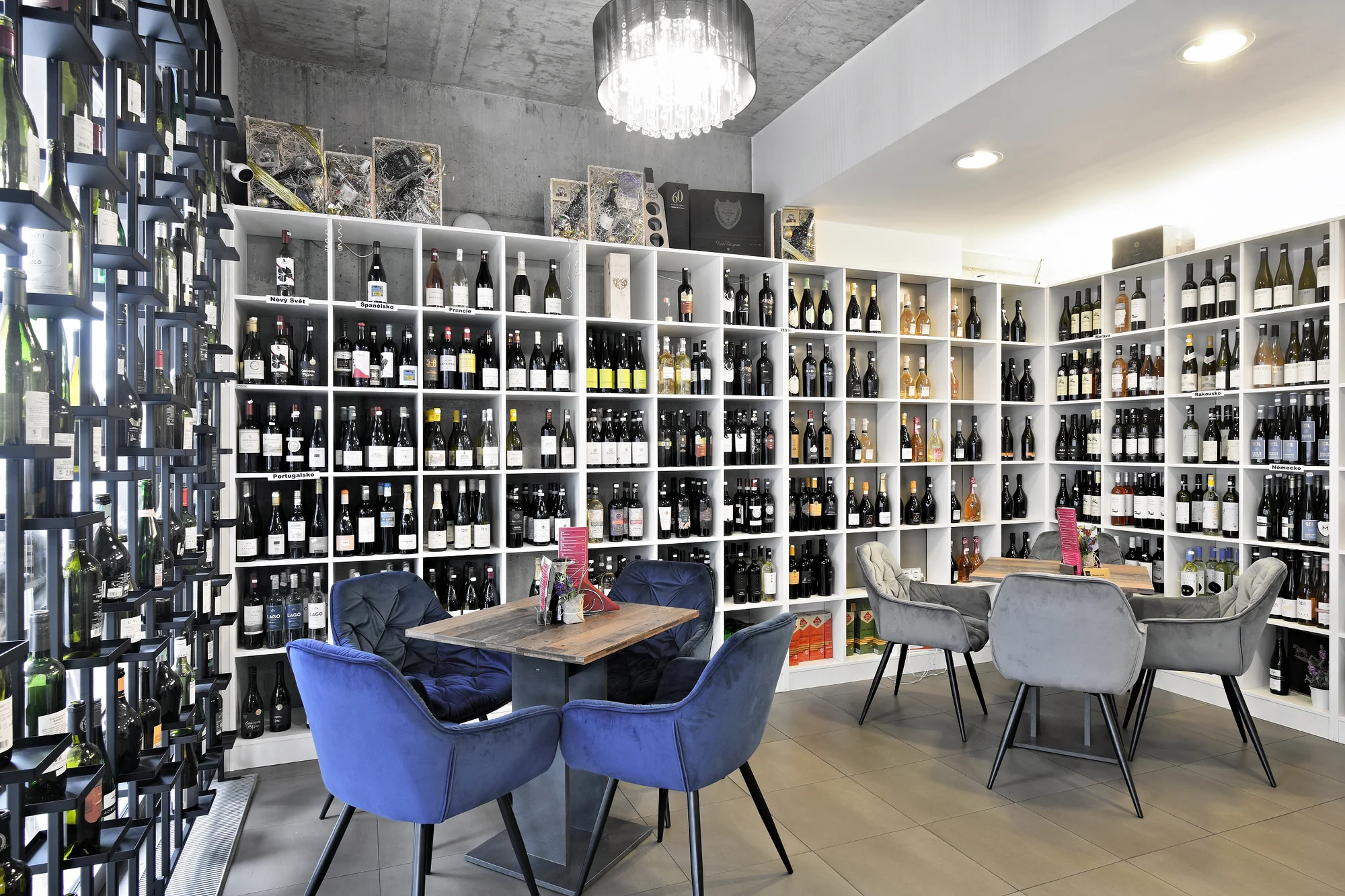 Otevřené vouchery do karlínské vinárny Wine Rebels: 500–2000 Kč na jídlo i nápoje