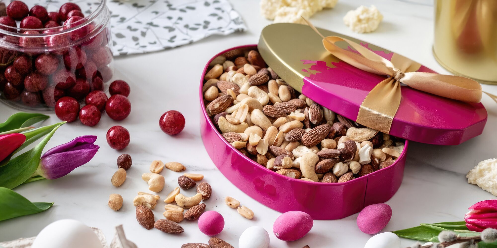 Velikonoční plechovky s ořechy: přírodní i s čokoládou