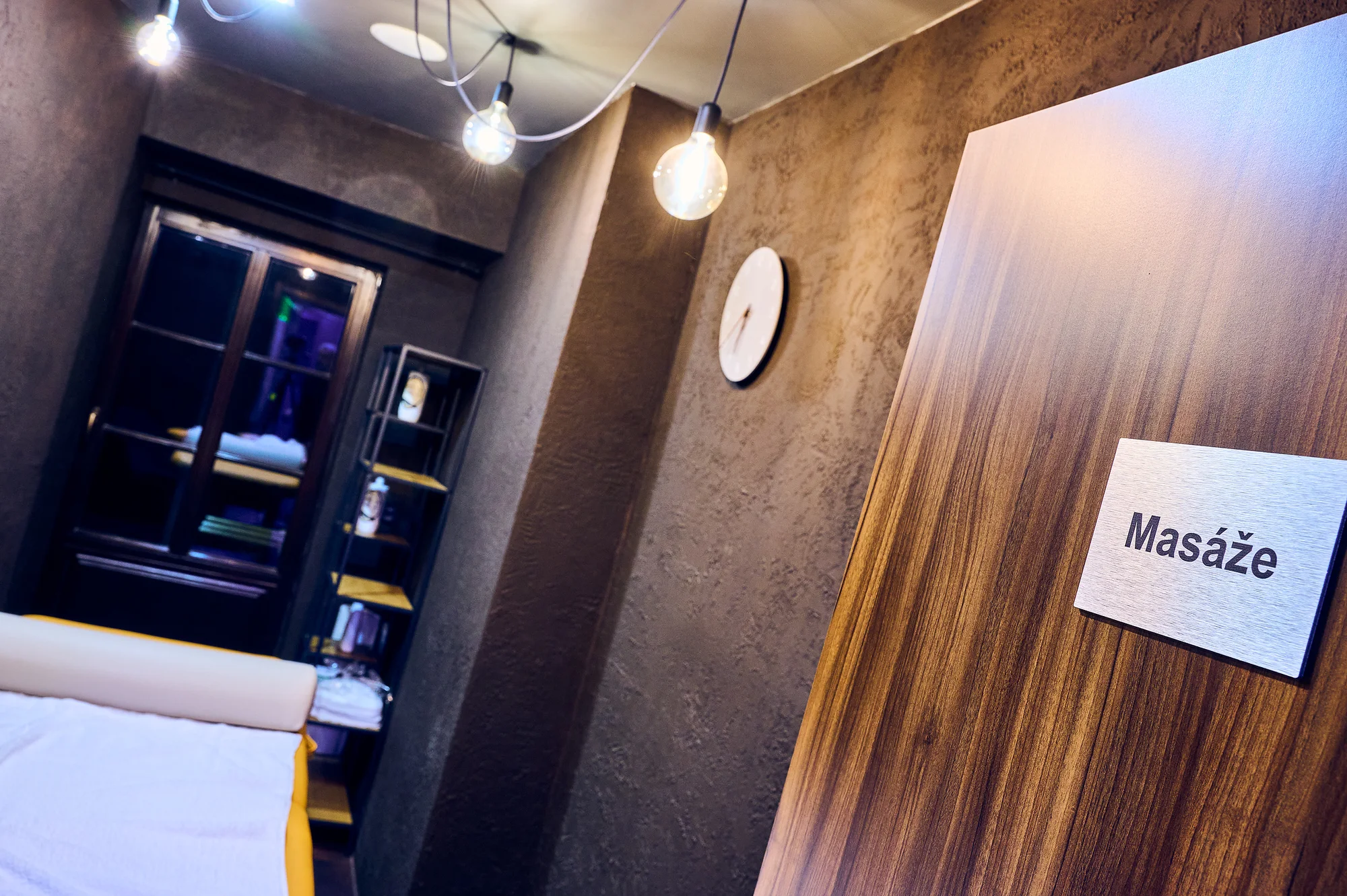 Až 3 hod. privátního wellness s vínem a venkovní terasou pro dva