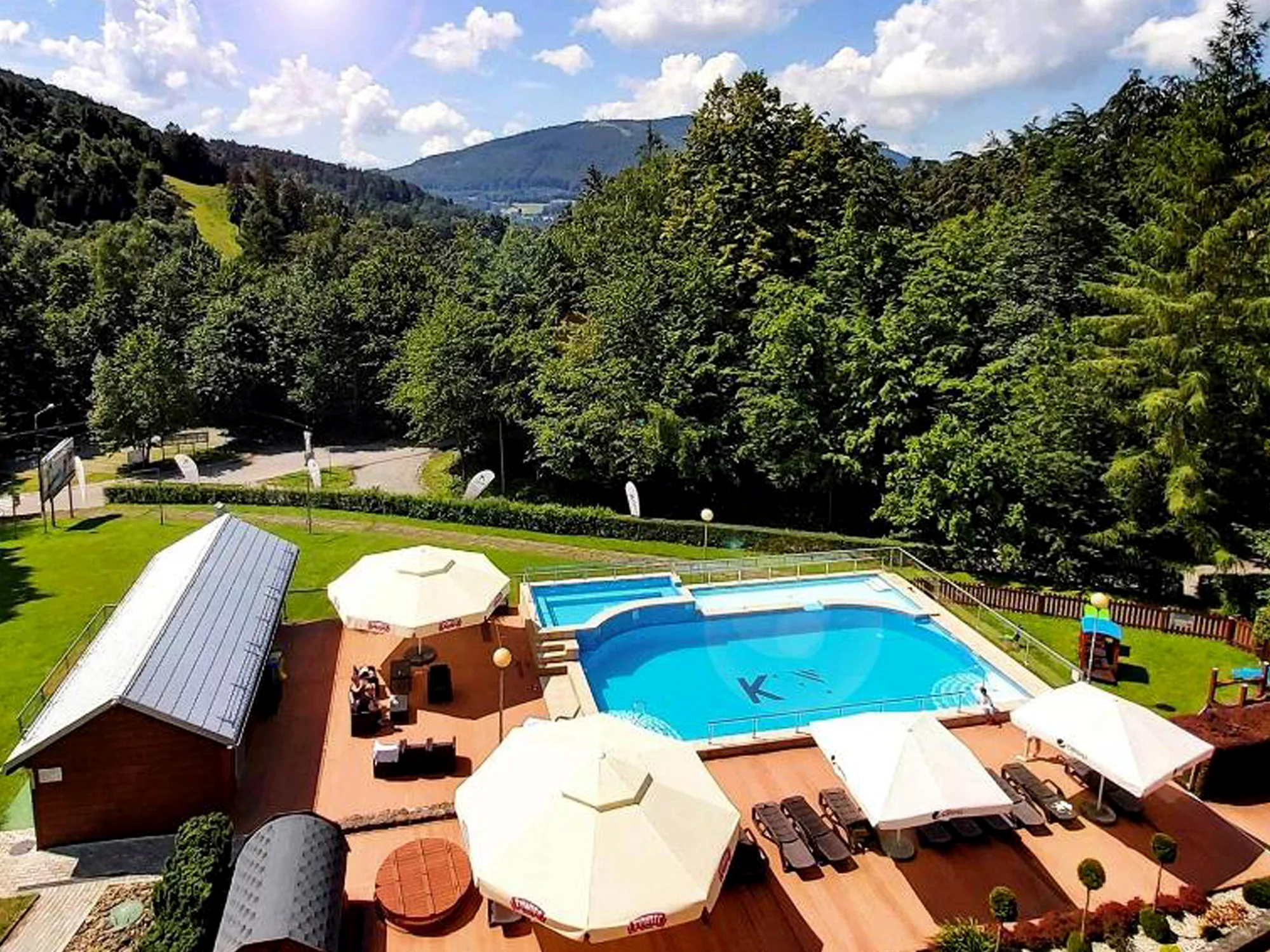Hotel obklopený horami a lesy: dovolená s jídlem, neomezeným wellness i zábavou