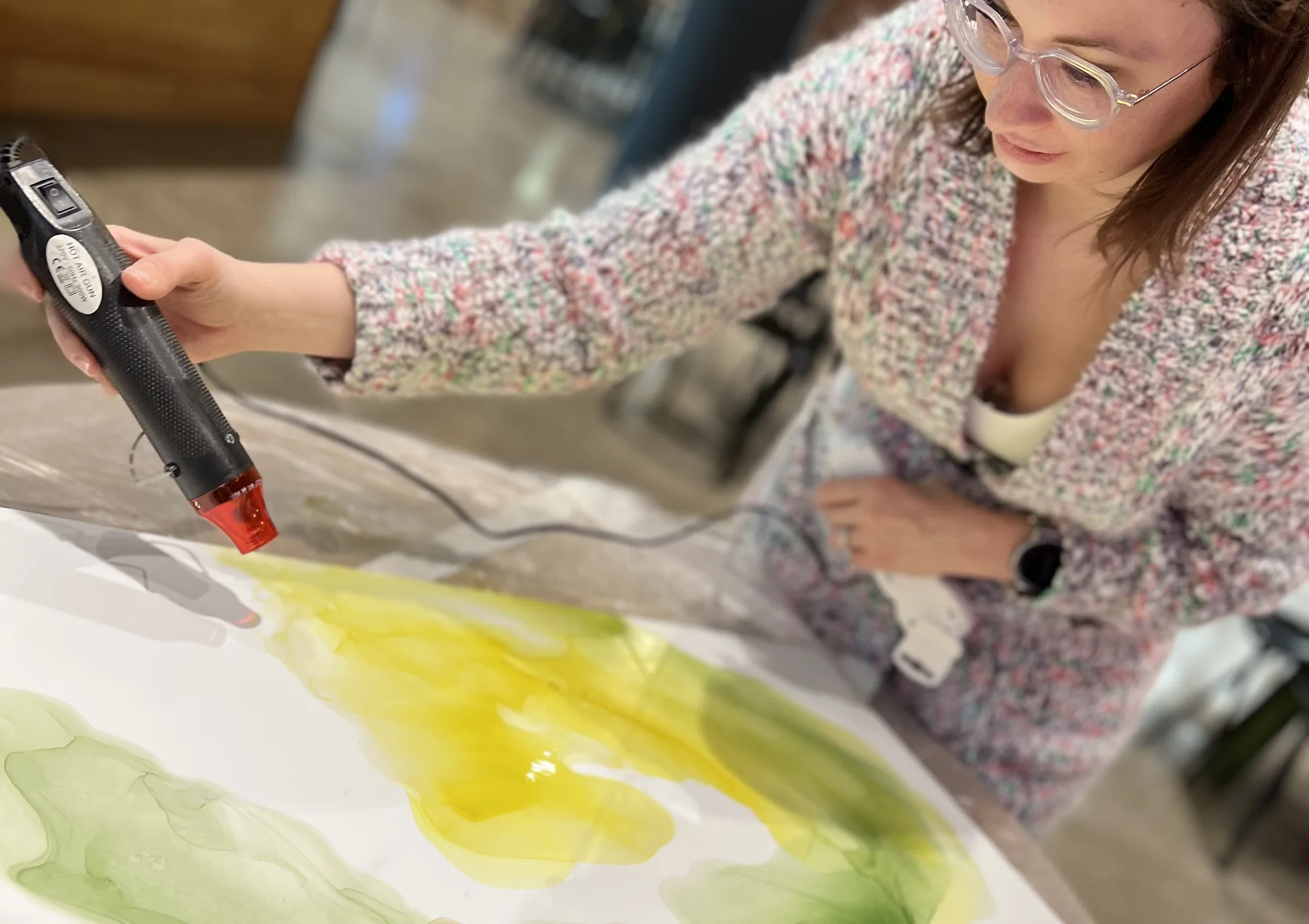 Tříhodinový workshop malování akrylem s možností použití plátkového zlata i stříbra vč. pomůcek