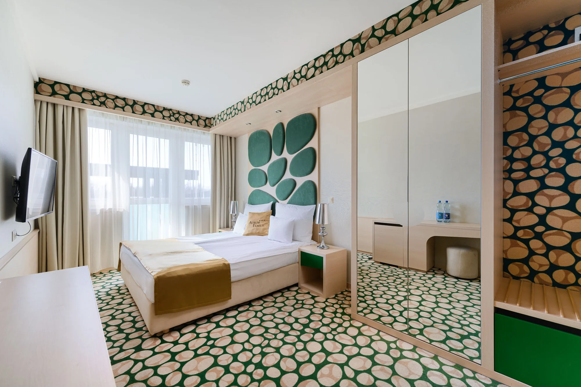 Pobyt ve 4* hotelu 200 m od největších termálů v Evropě: polopenze a neomezená sauna