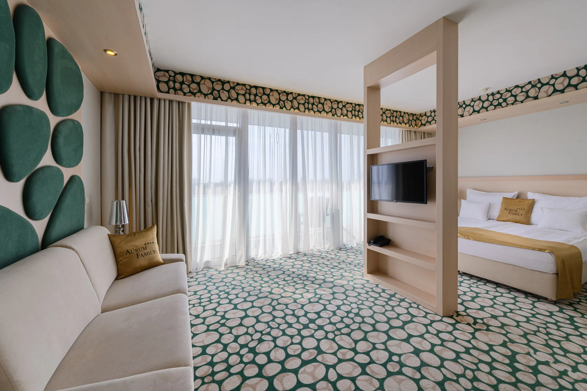Pobyt ve 4* hotelu 200 m od největších termálů v Evropě: polopenze a neomezená sauna