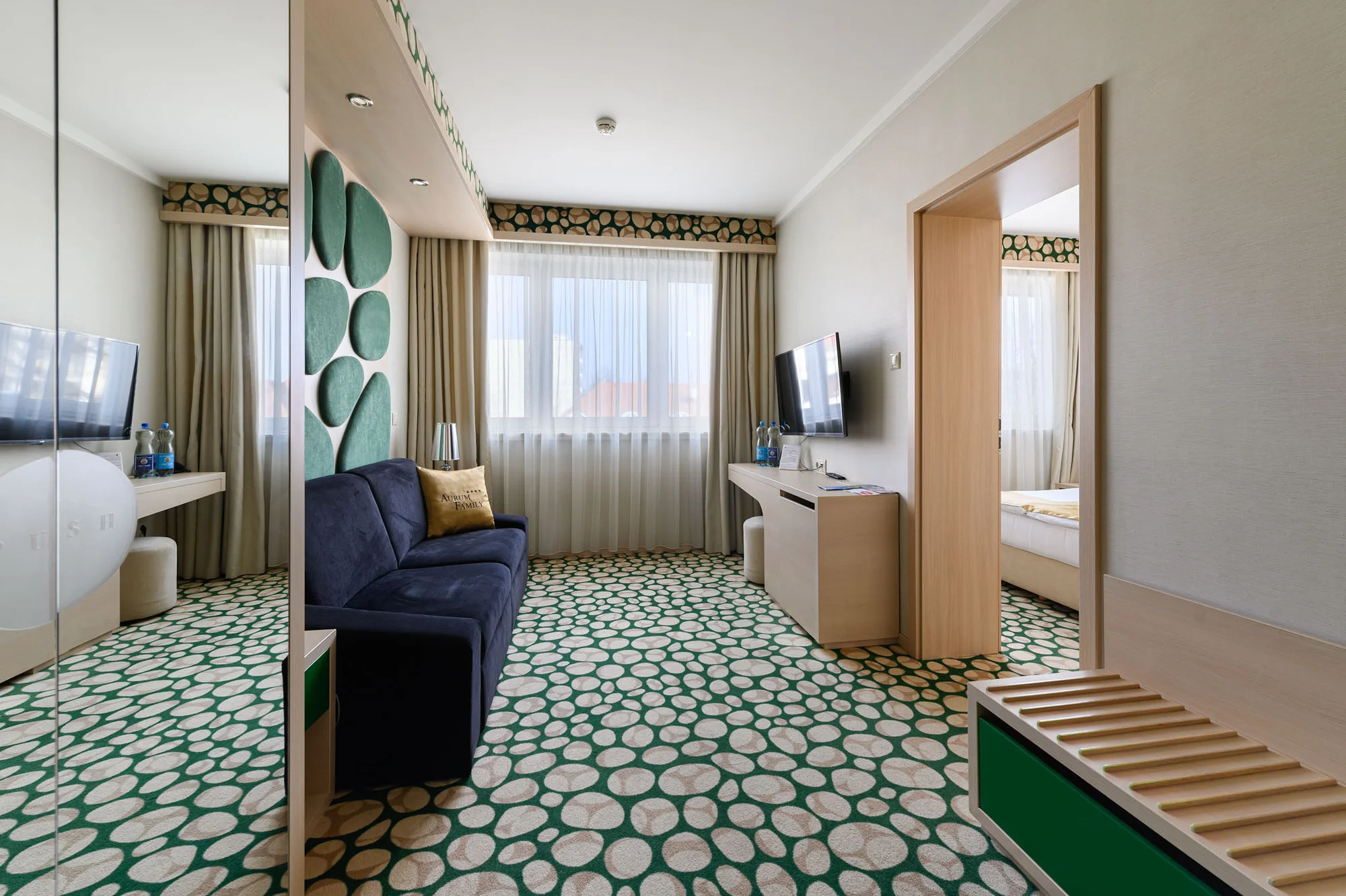 Pobyt ve 4* hotelu 200 m od největších termálů v Evropě: polopenze a neomezená sauna