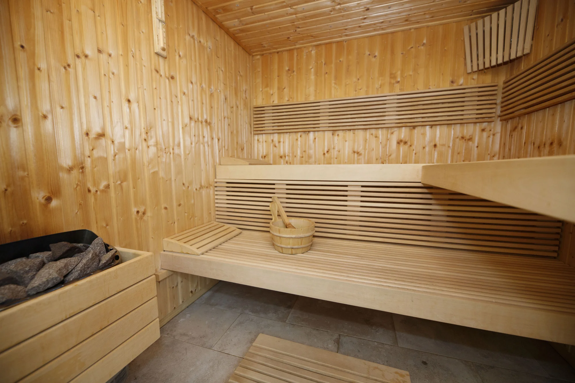 Aktivní pobyt na Šumavě: zrekonstruovaný hotel s polopenzí, wellness, sport i výlety