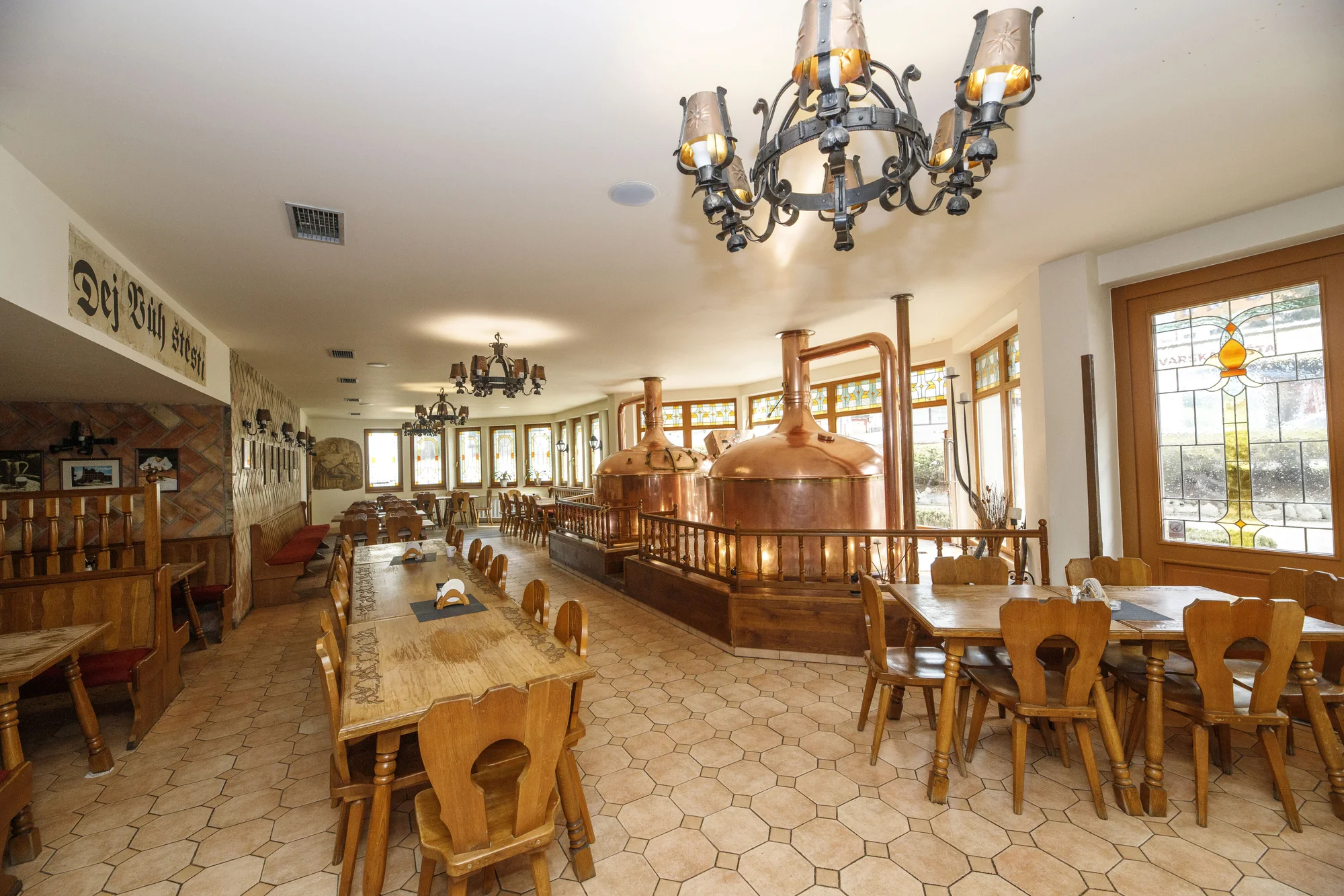 Hotel s pivovarem v Krkonoších: snídaně či polopenze, možnost exkurze i romantické večeře