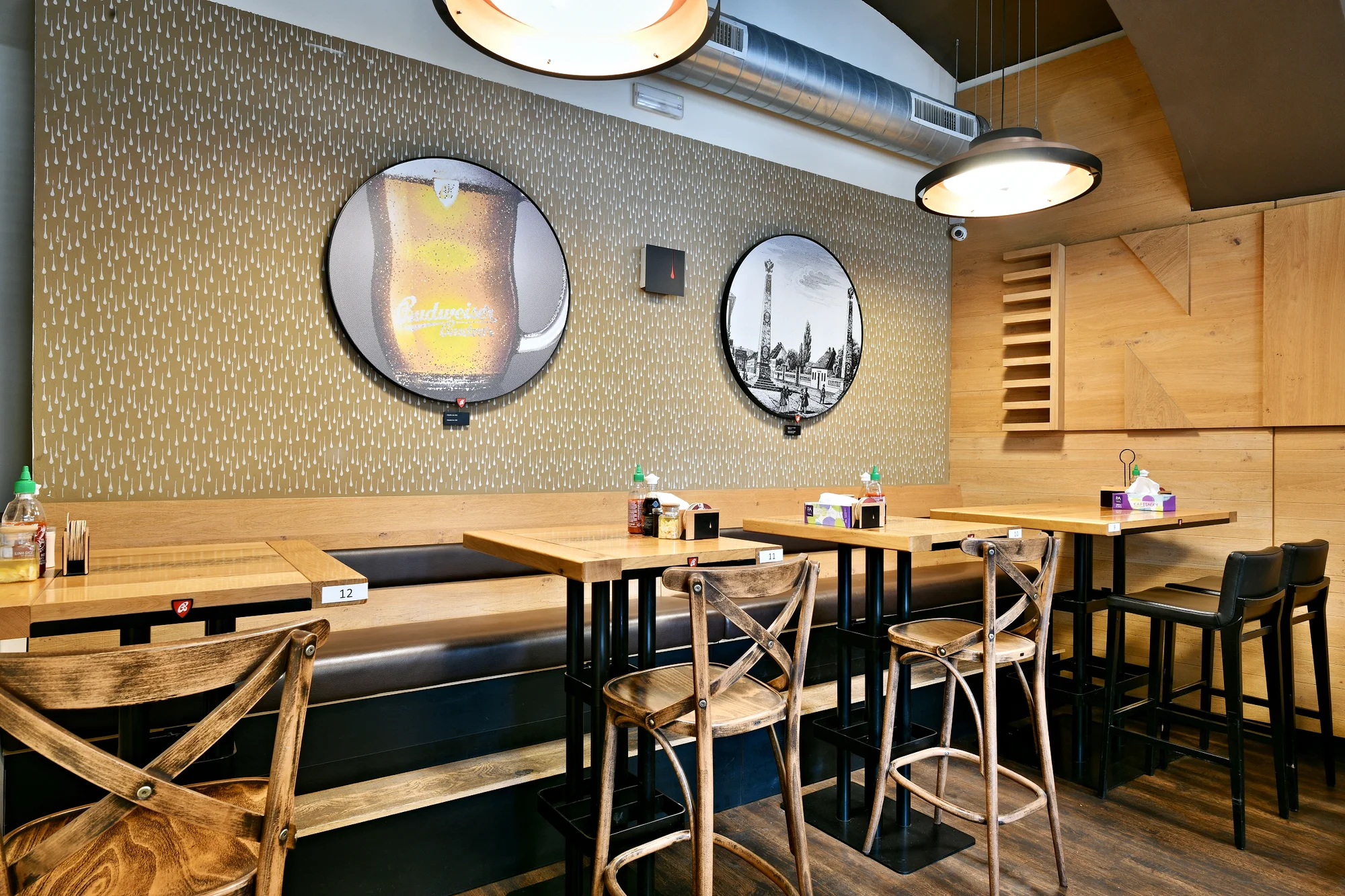 Asijské jídlo dle výběru nebo celé menu v Karlíně: Bum Bo Nam Bo i Pad Thai či Udon