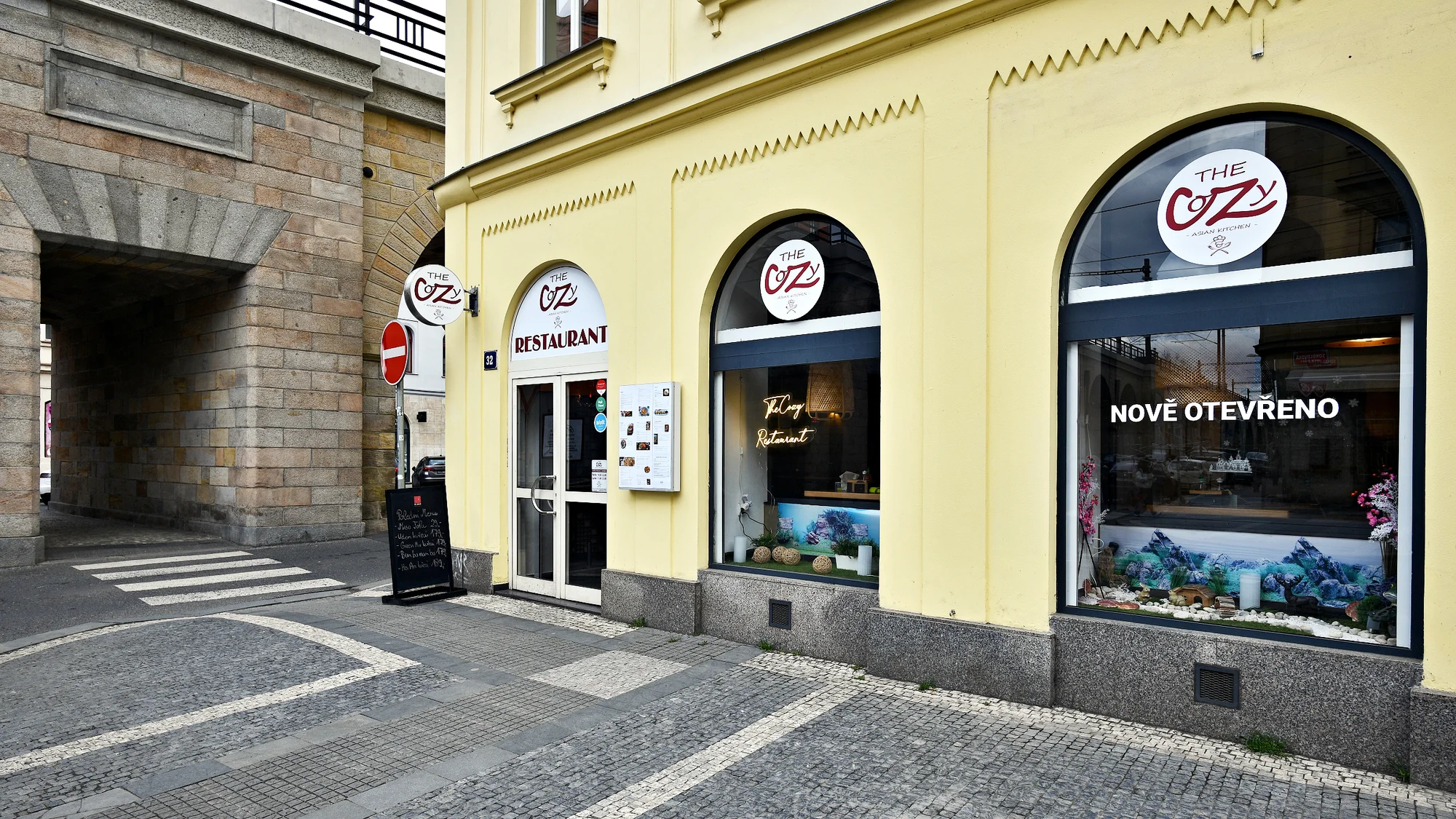 Degustační cesta po Asii i s vínem pro 2 nebo 4 osoby: kachna, úhoř, miso s lososem, dezert