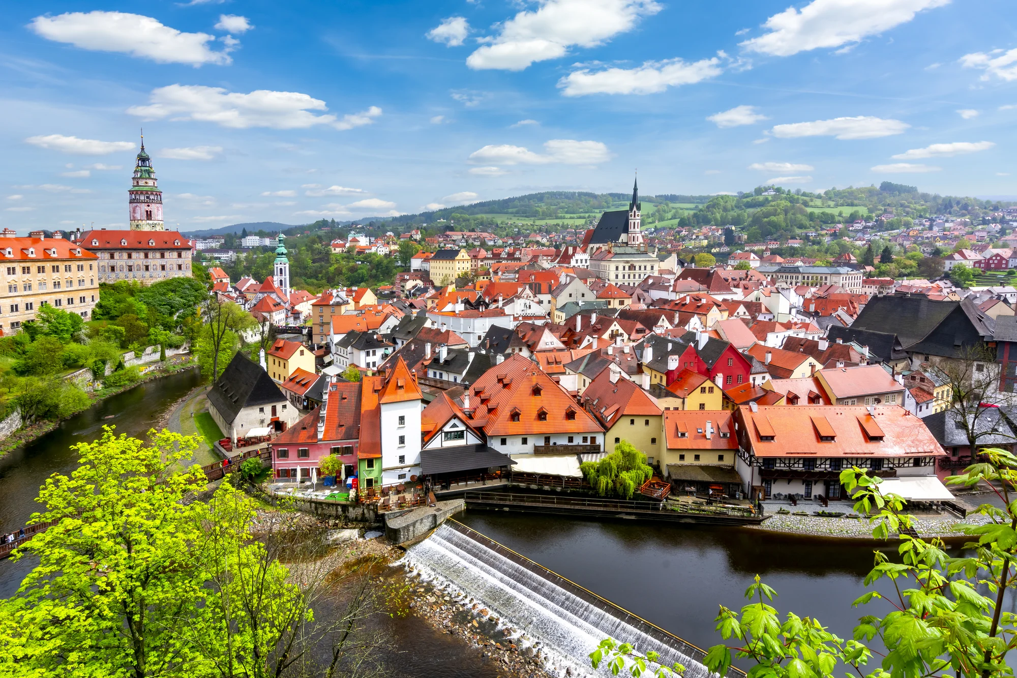 Historický hotel přímo v centru Českého Krumlova: snídaně či polopenze a lahev sektu