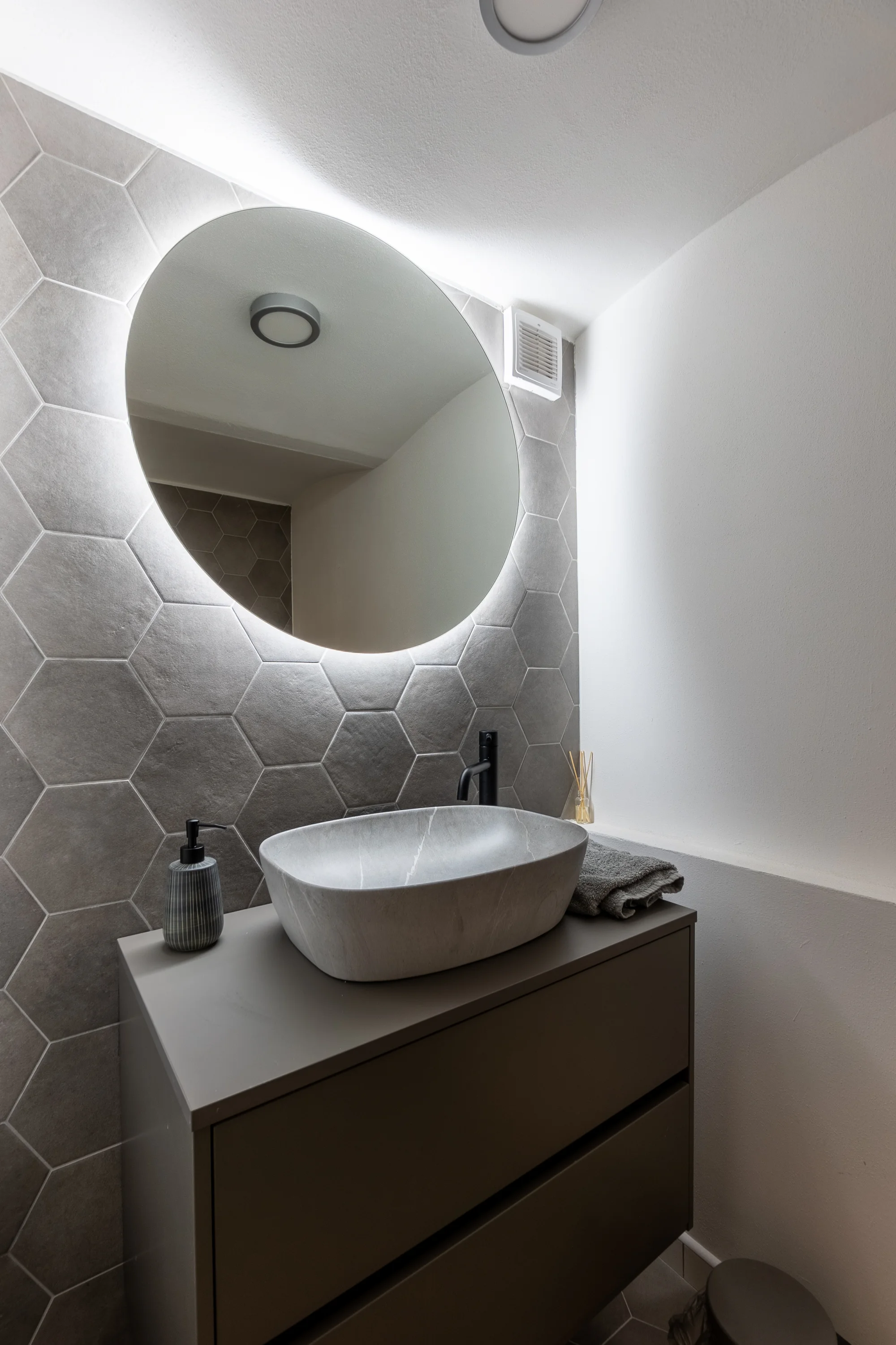 2 hod. v privátním wellness pro dva: sauna, whirlpool vana, víno i občerstvení