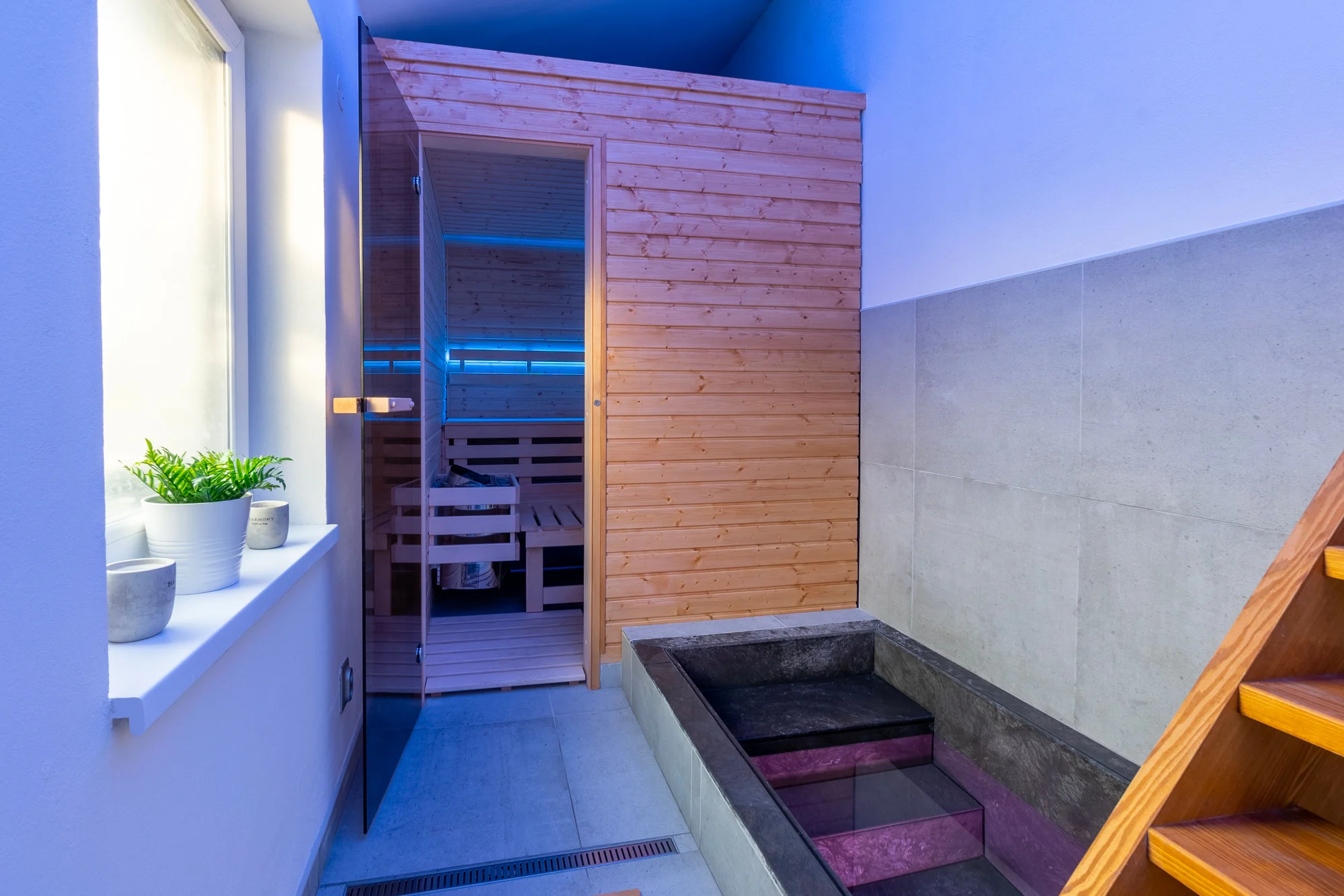 2 hod. v privátním wellness pro dva: sauna, whirlpool vana, víno i občerstvení