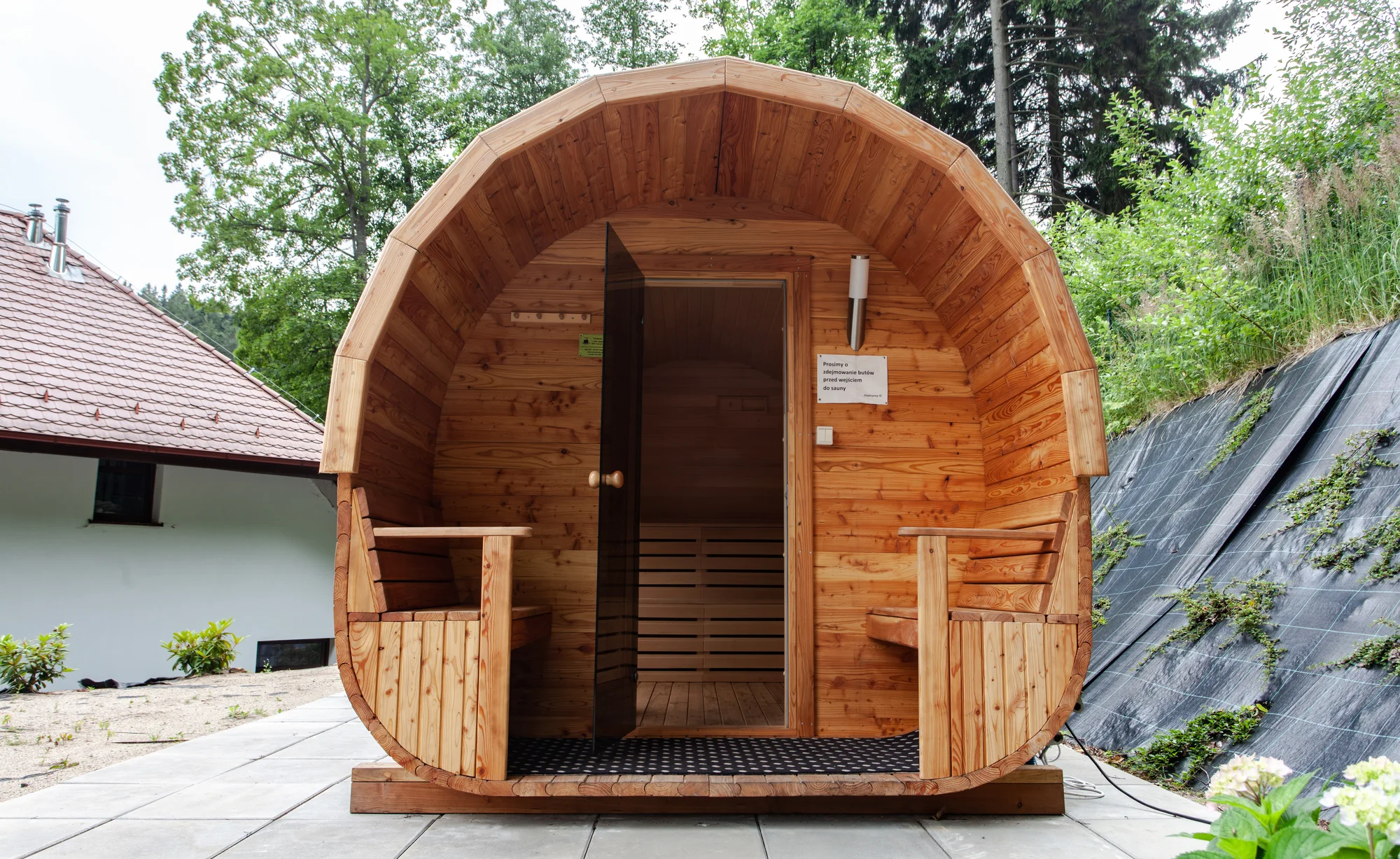 Lázeňské město Duszniki Zdrój blízko českých hranic: moderní hotel s wellness a polopenzí