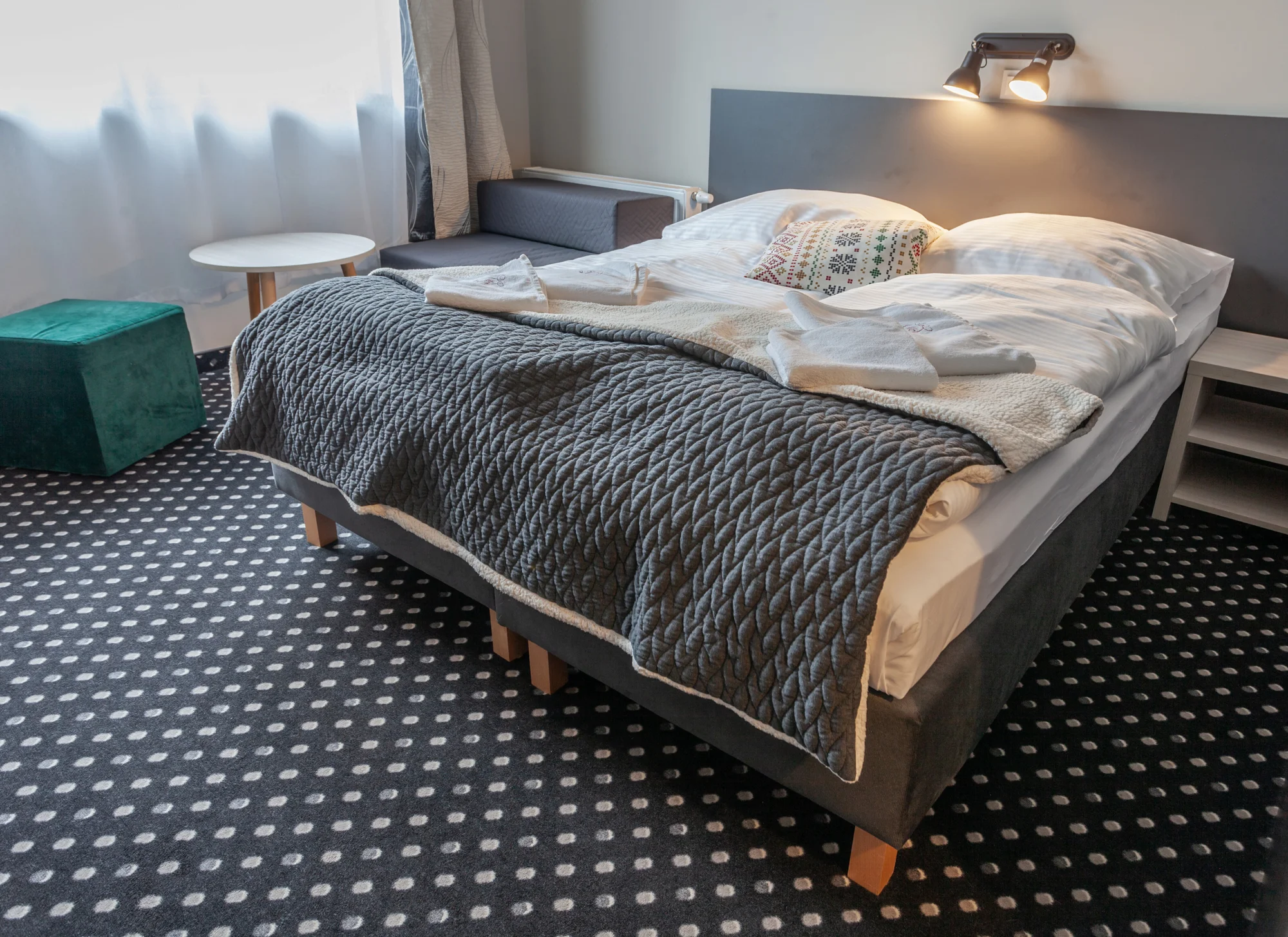 Lázeňské město Duszniki Zdrój blízko českých hranic: moderní hotel s wellness a polopenzí