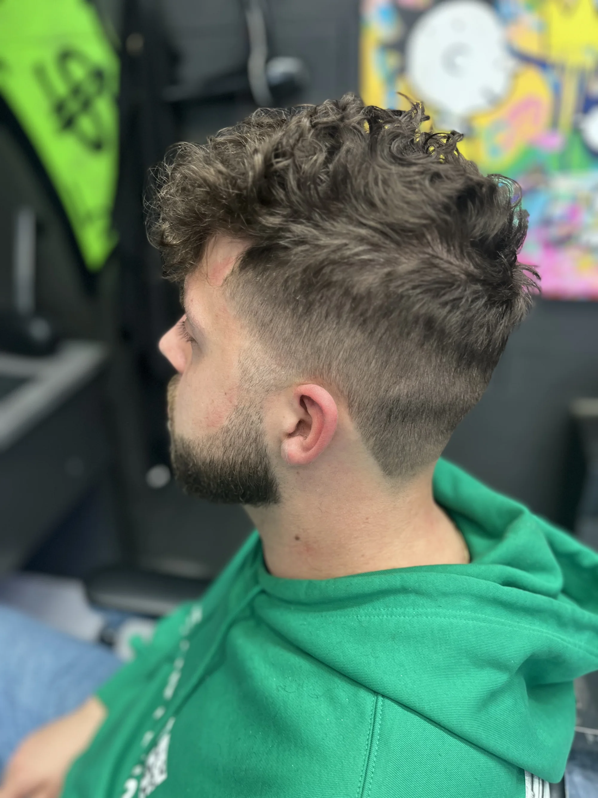 Stříhání vlasů, úprava vousů i full servis v barbershopu od Džestra