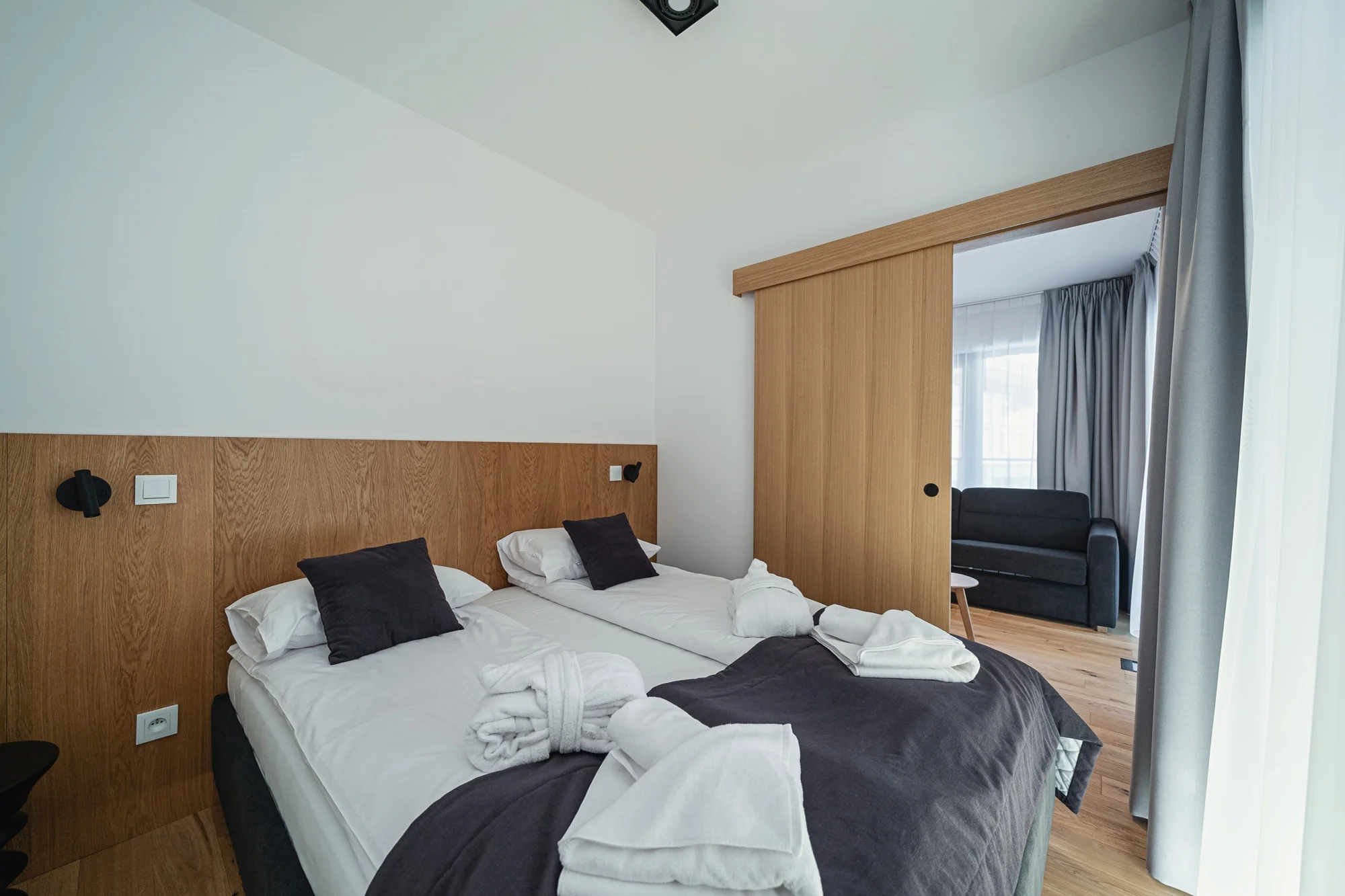 Dovolená v moderním hotelu v Zakopaném: privátní wellness, možnost snídaní i apartmán s balkonem nebo terasou