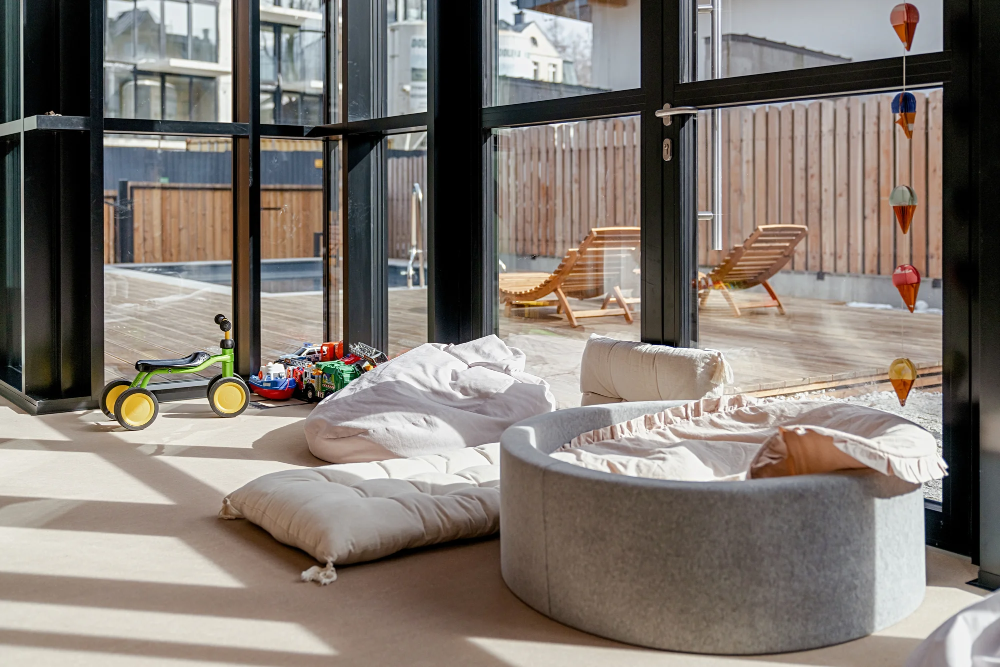 Dovolená v moderním hotelu v Zakopaném: privátní wellness, možnost snídaní i apartmán s balkonem nebo terasou