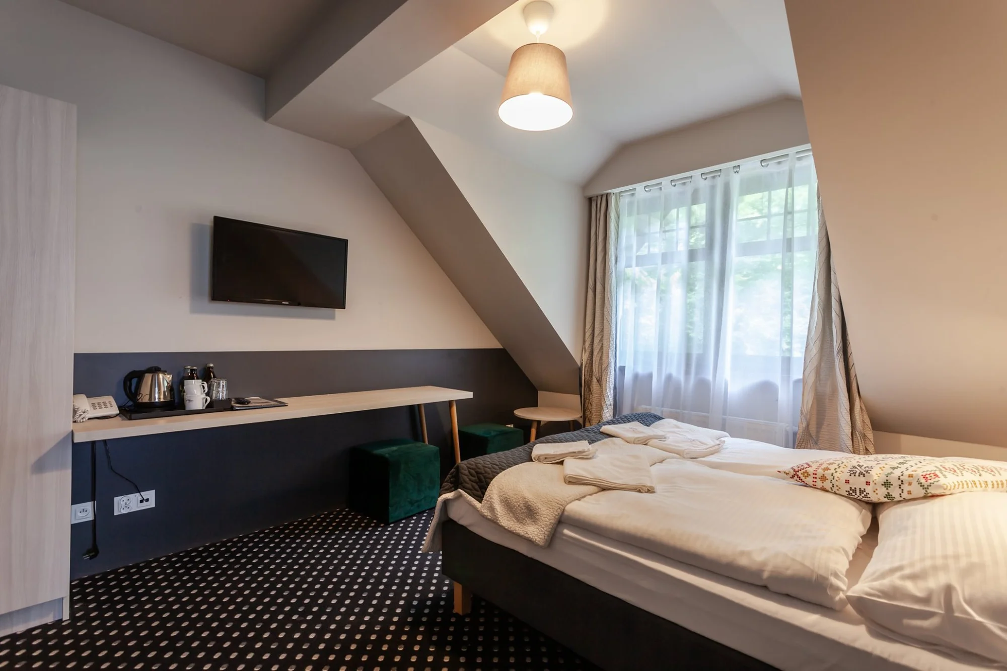 Lázeňské město Duszniki Zdrój blízko českých hranic: moderní hotel s wellness a polopenzí