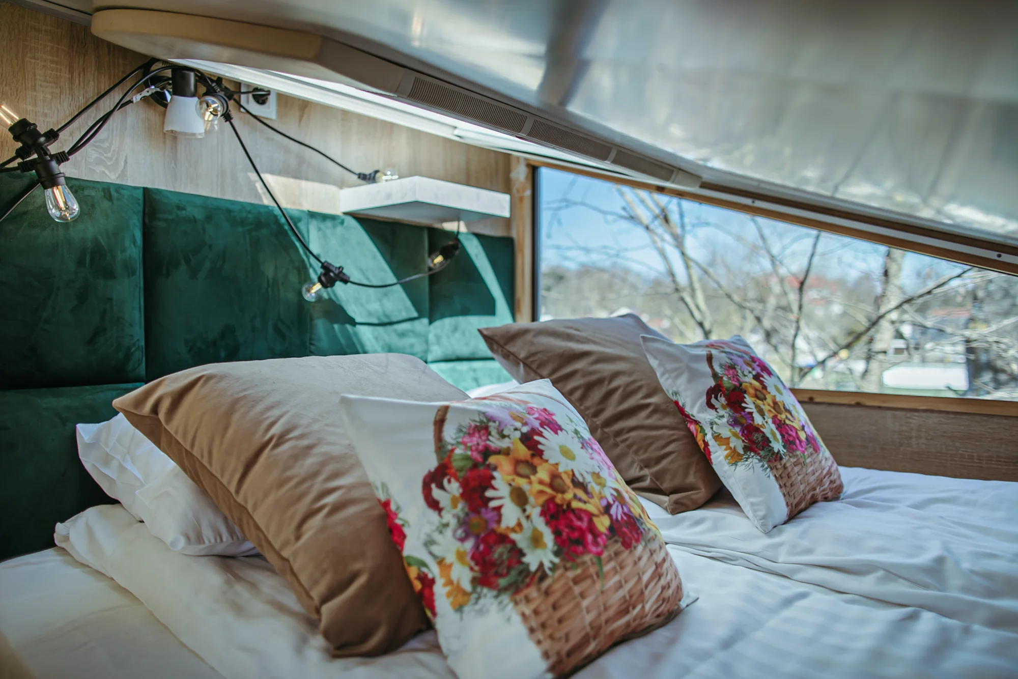 Glamping u jezera Jamno a u Baltu: snídaně, spousta aktivit i domky s vlastním wellness