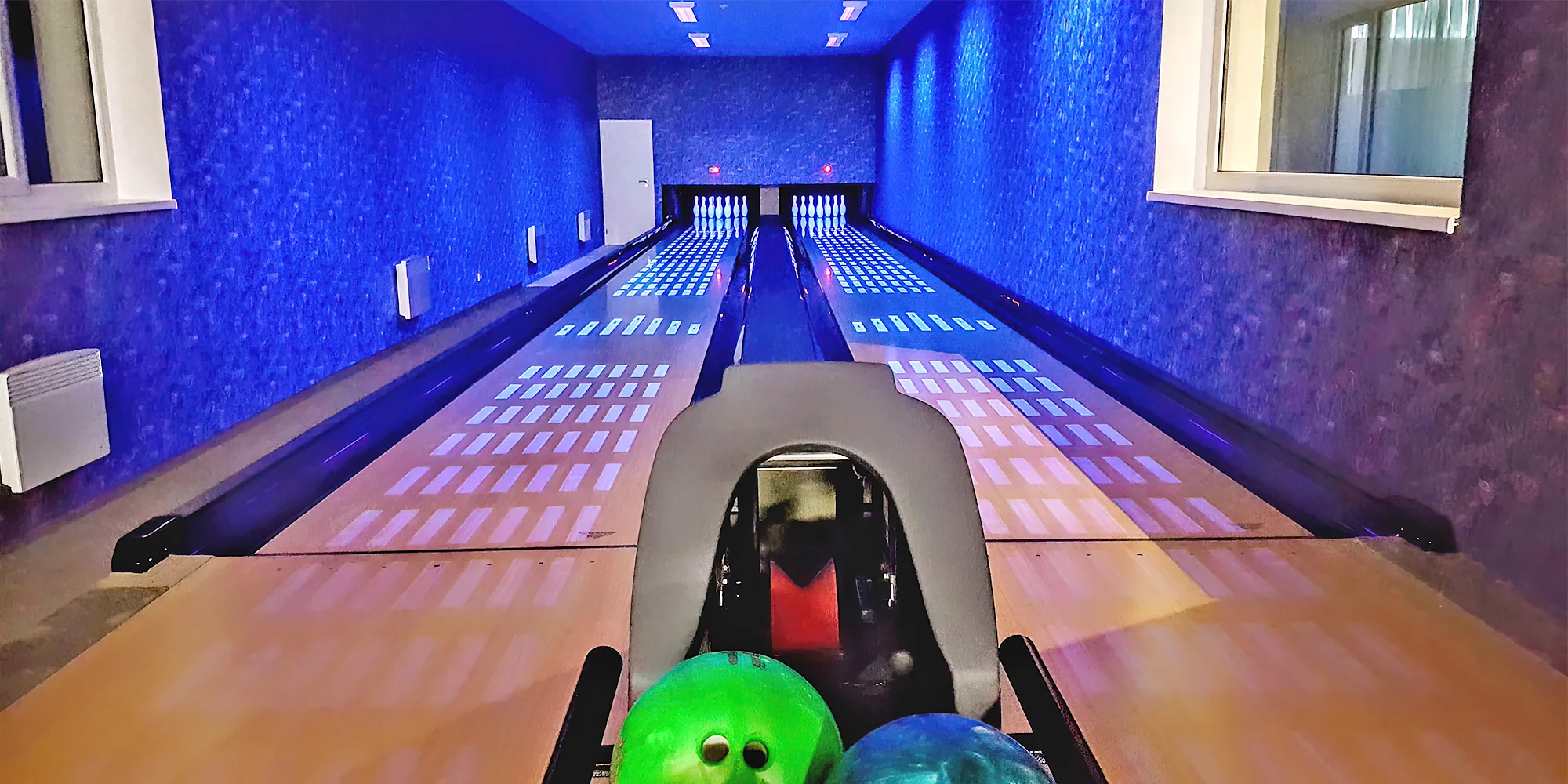 Hodina bowlingu až pro 6 hráčů a 300g namíchaný tatarák nebo dvě mojita