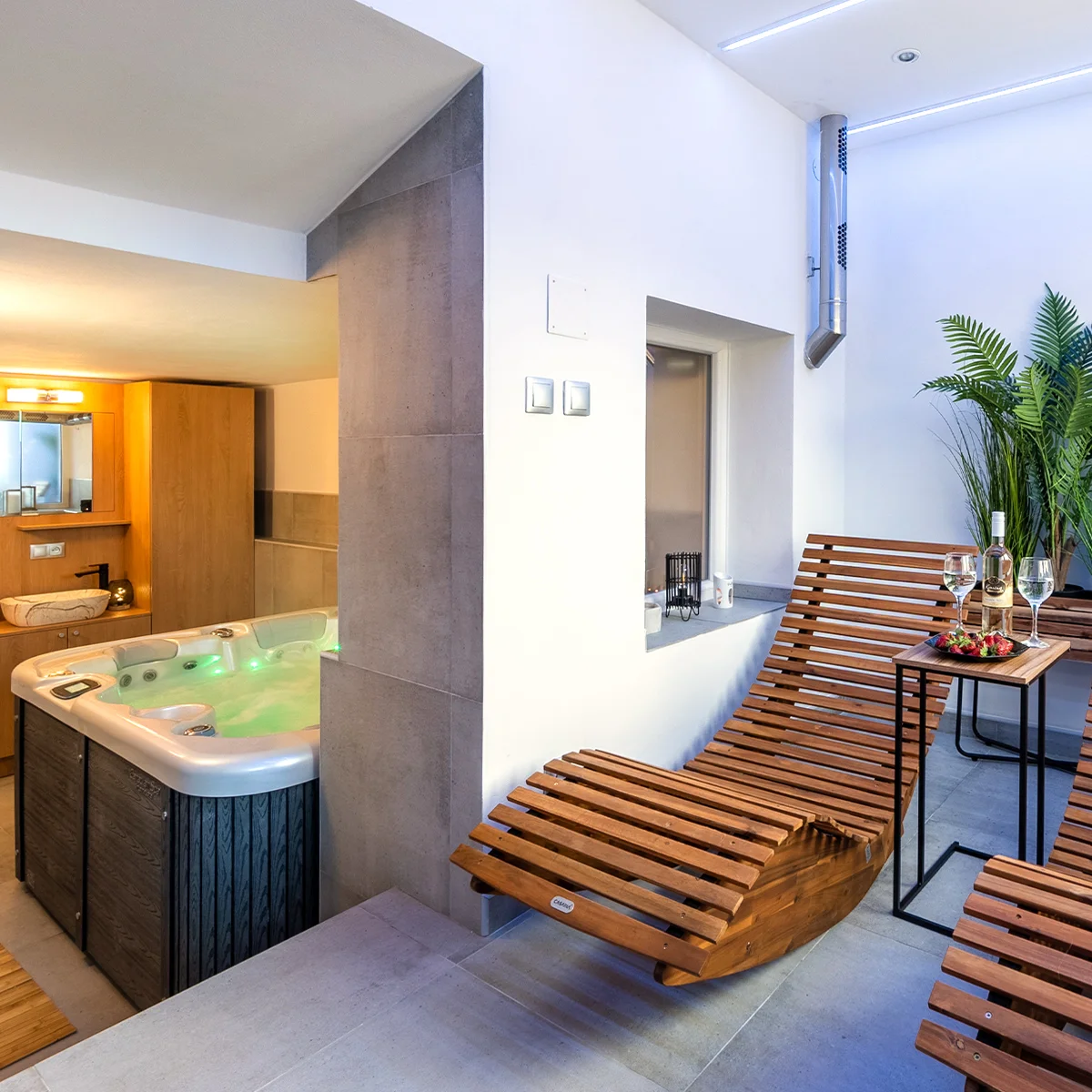 2 hod. v privátním wellness pro dva: sauna, whirlpool vana, víno i občerstvení