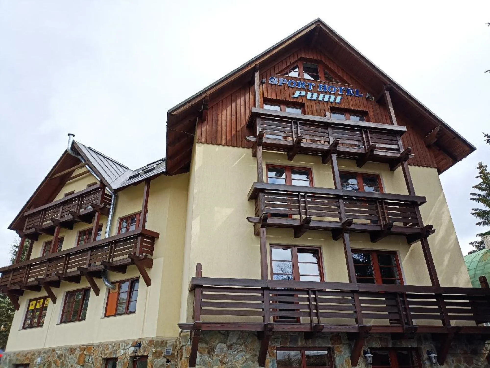 Pobyt v Harrachově: hotel v alpském stylu kousek od lanovky