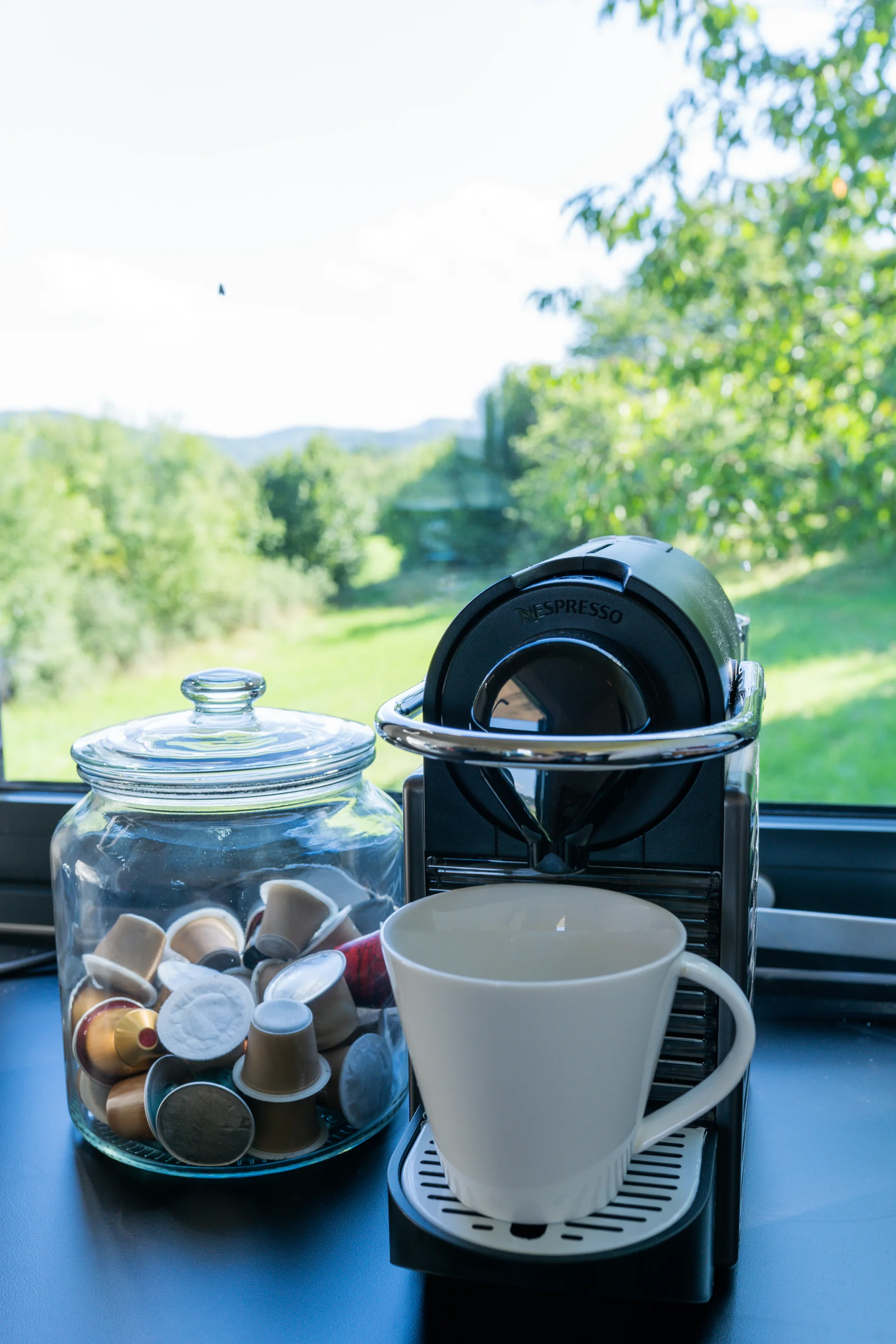 Glamping v moderním Tiny house u Semil pro pár i rodinu