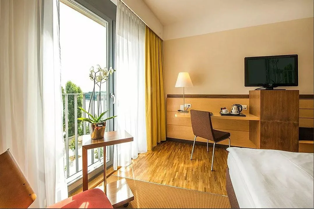 Pobyt v berlínském 4* wellness hotelu: snídaně, bazén, sauna i jacuzzi