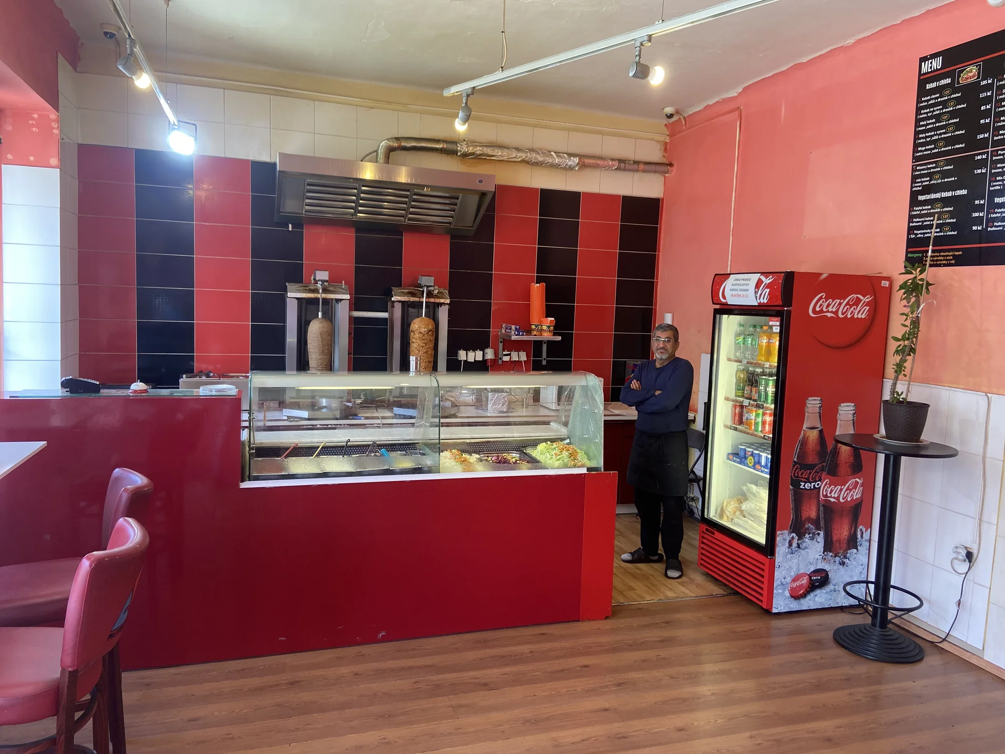 Kebab podle výběru: döner v chlebu či dürüm v tortile i se sýrem