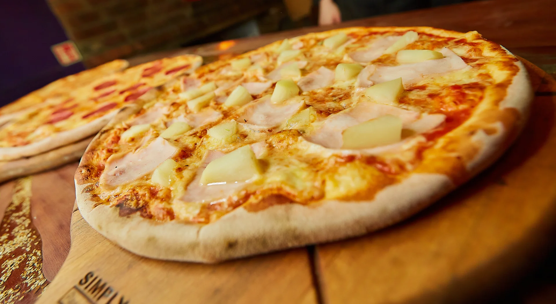 1–2 pizzy o průměru 33 cm či Calzone dle výběru a 10% sleva na nápoje