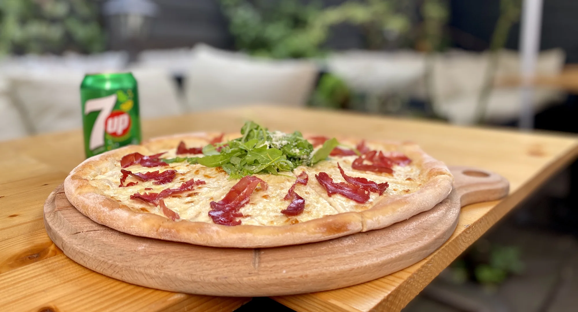 1–2 pizzy o průměru 33 cm či Calzone dle výběru a 10% sleva na nápoje