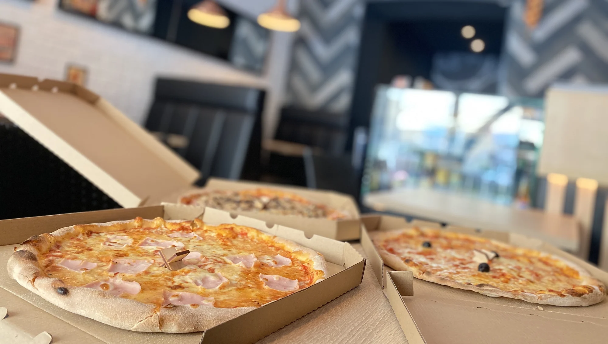 1–2 pizzy o průměru 33 cm či Calzone dle výběru a 10% sleva na nápoje