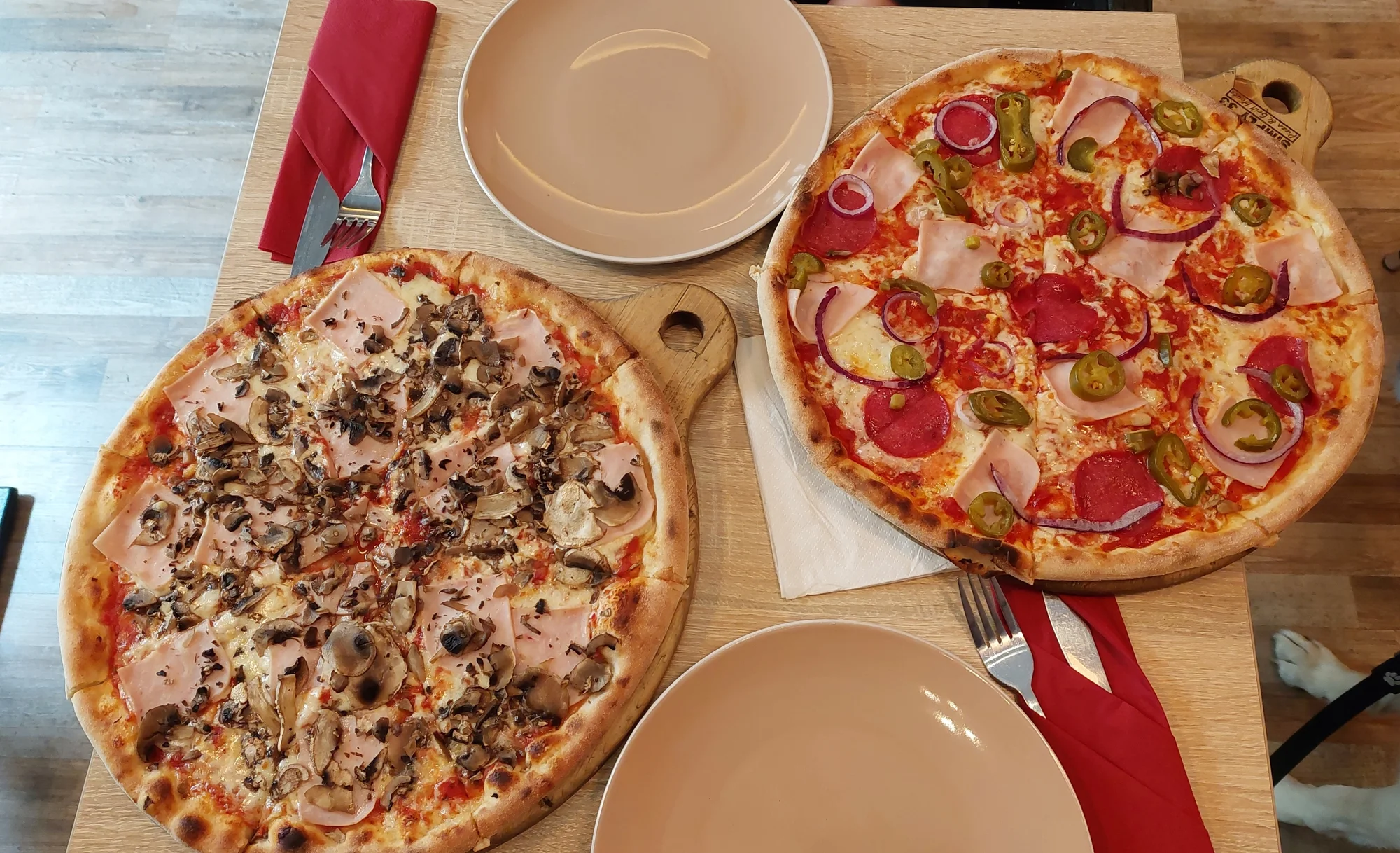 1–2 pizzy o průměru 33 cm či Calzone dle výběru a 10% sleva na nápoje