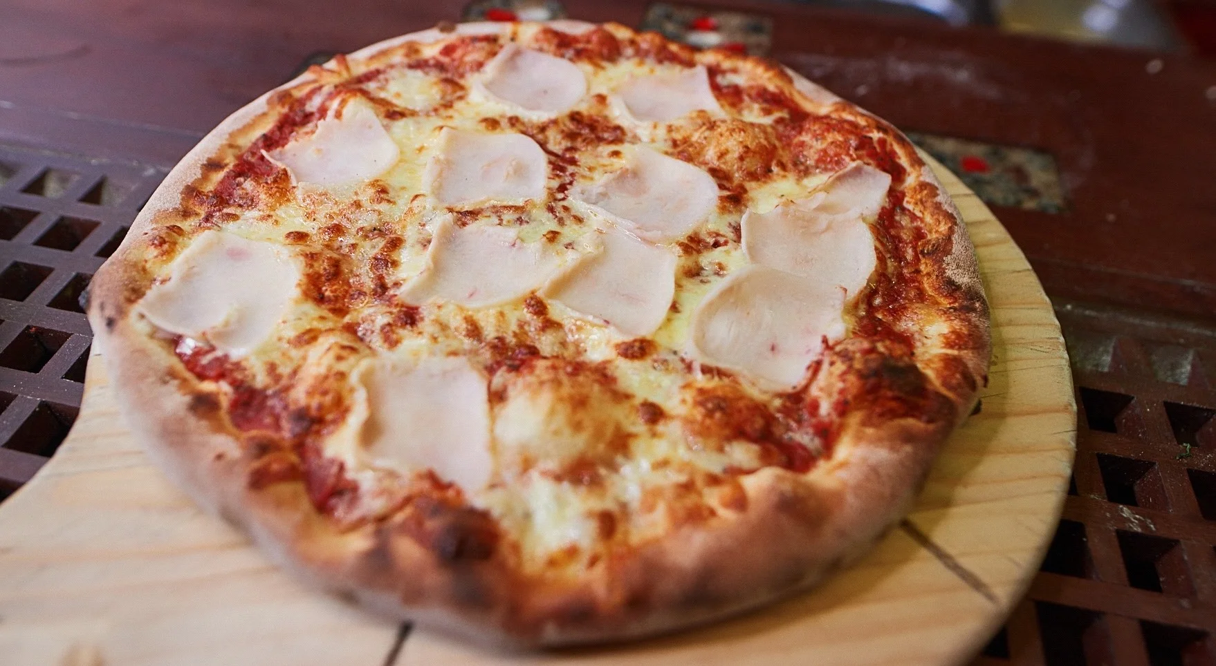 1–2 pizzy o průměru 33 cm či Calzone dle výběru a 10% sleva na nápoje