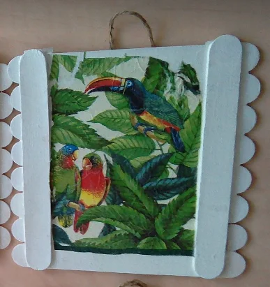 Výtvarný kurz dle výběru: výroba šperků, věnců, vitráží, malba na porcelán i batikování