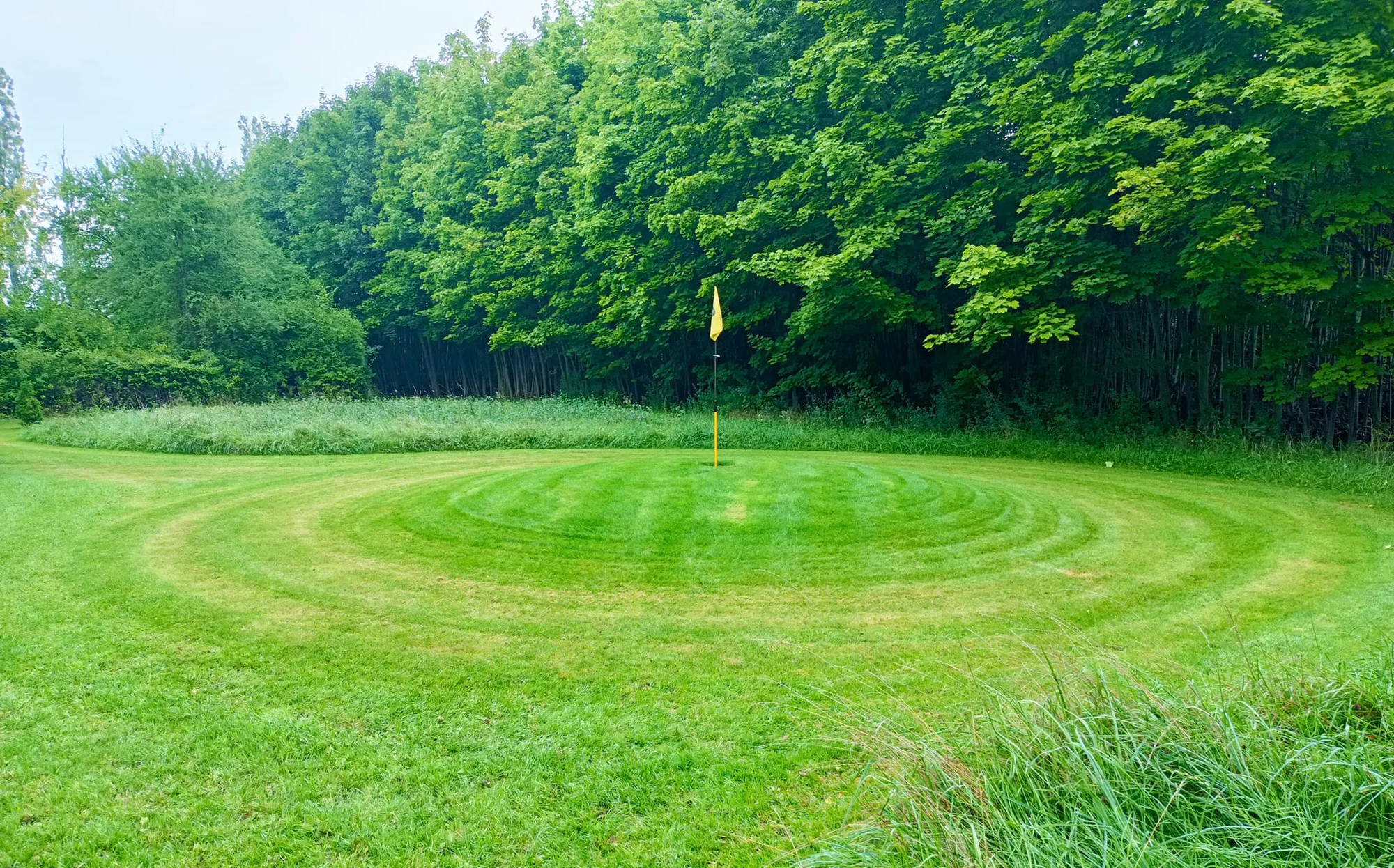 Zábavný fotbalgolf: jedna hra o 18 jamkách pro dospělé i rodinu
