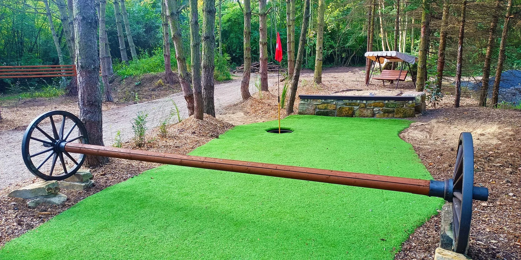 Zábavný fotbalgolf: jedna hra o 18 jamkách pro dospělé i rodinu