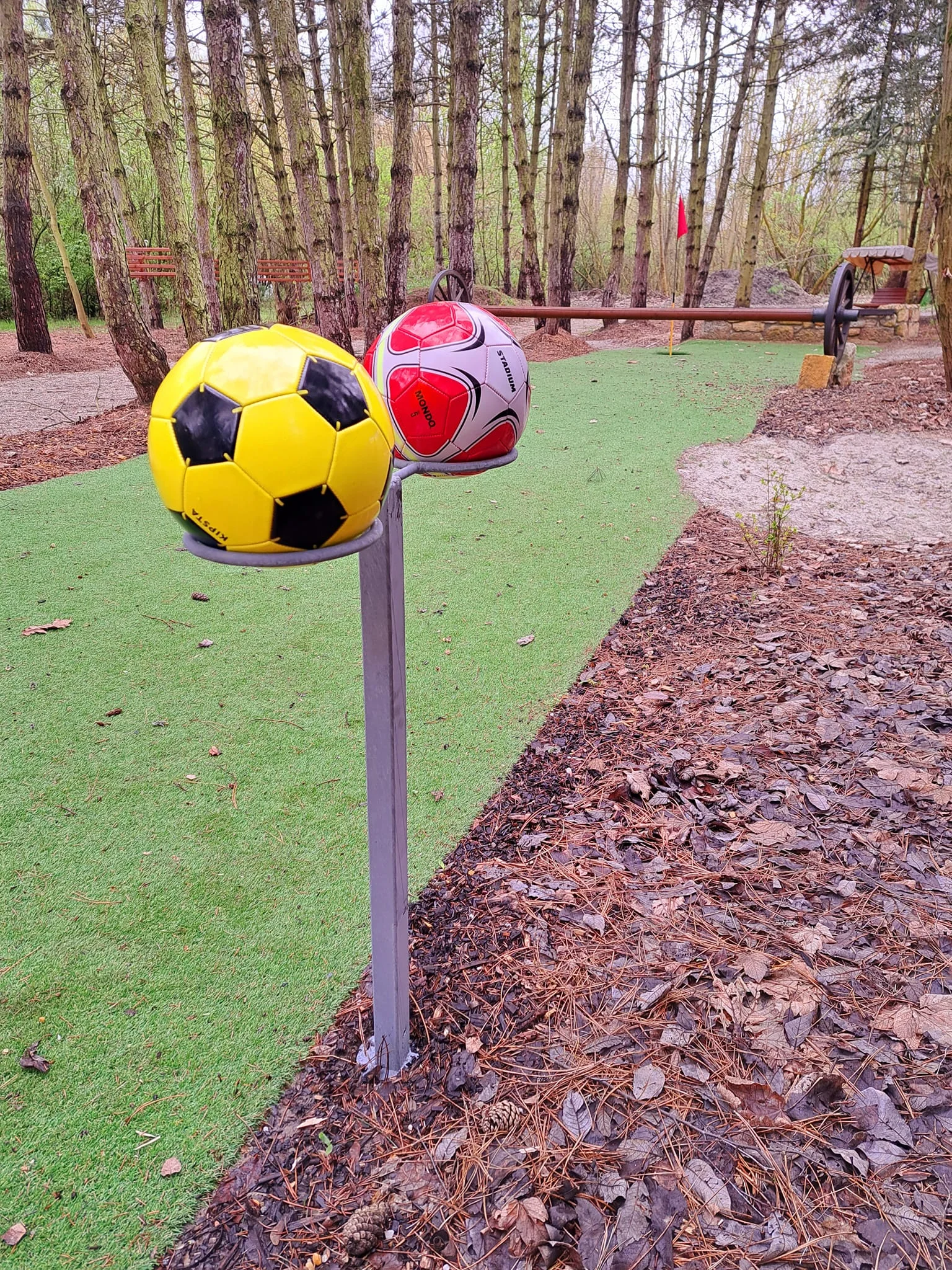 Zábavný fotbalgolf: jedna hra o 18 jamkách pro dospělé i rodinu