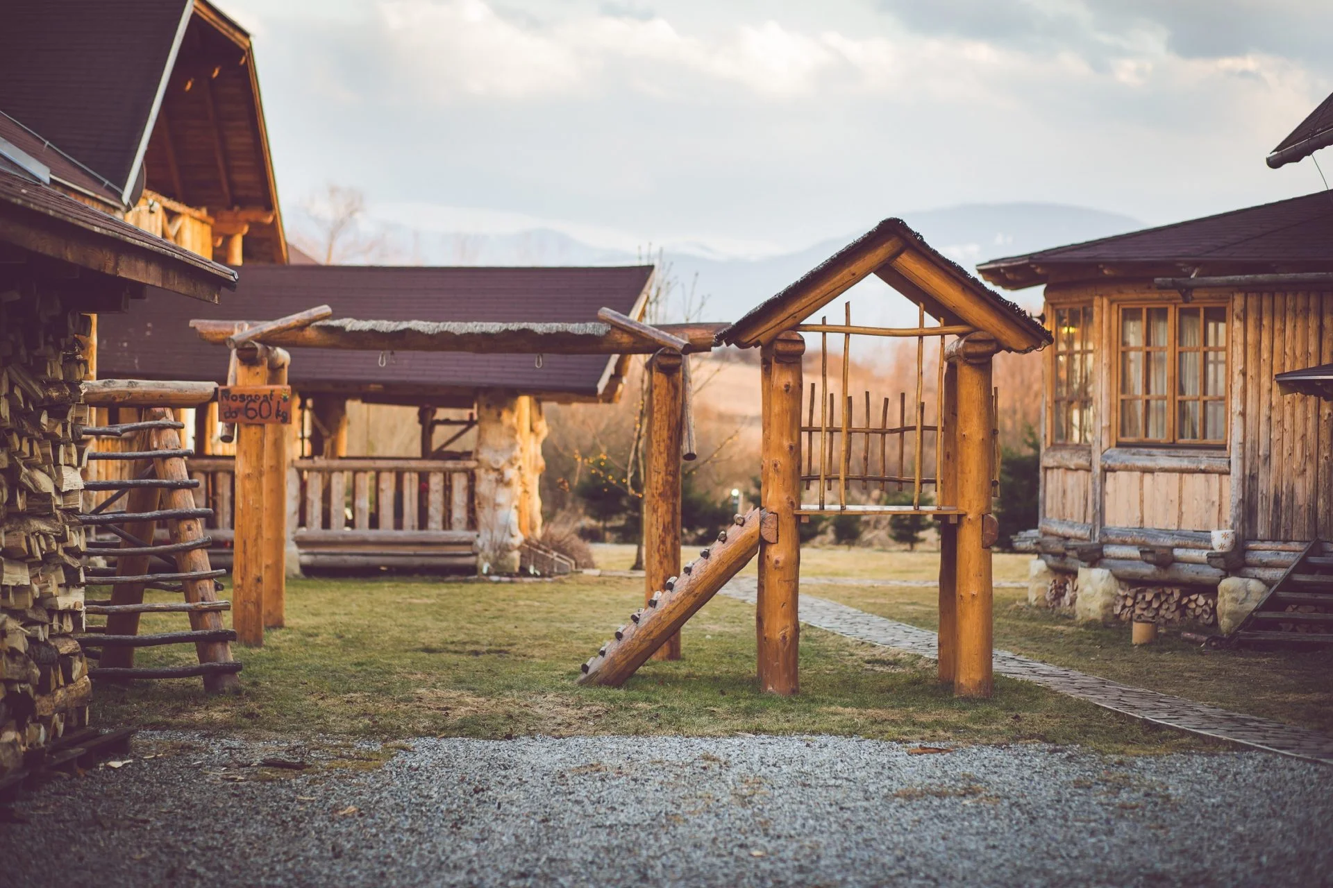 Pobyt v oblíbeném venkovském sídle v Bešeňové: snídaně, mini wellness a slevy do aquaparku