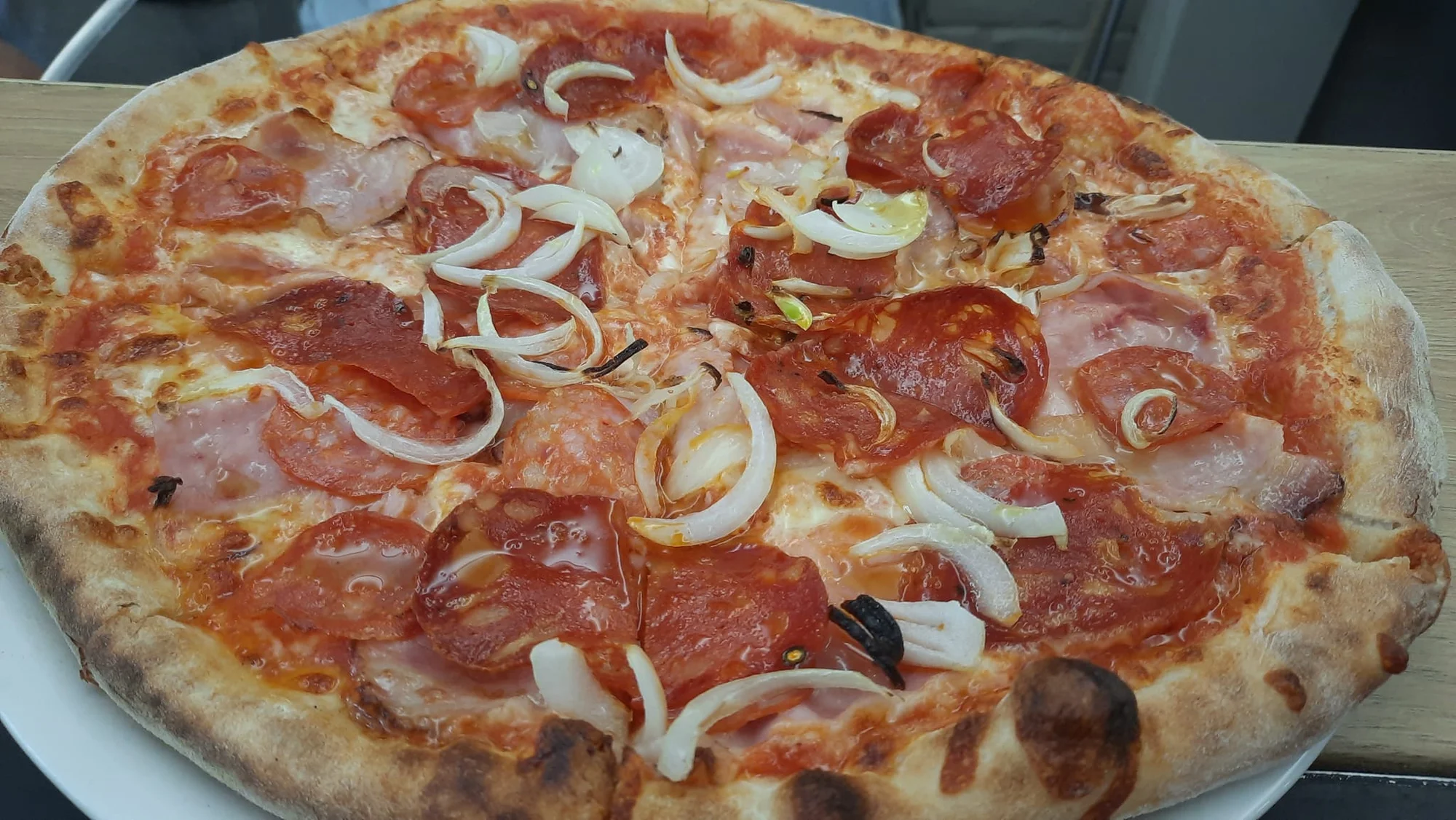 Italská restaurace s letní zahrádkou: pizza dle výběru v ceně 223-258 Kč pro 1 až 2 osoby