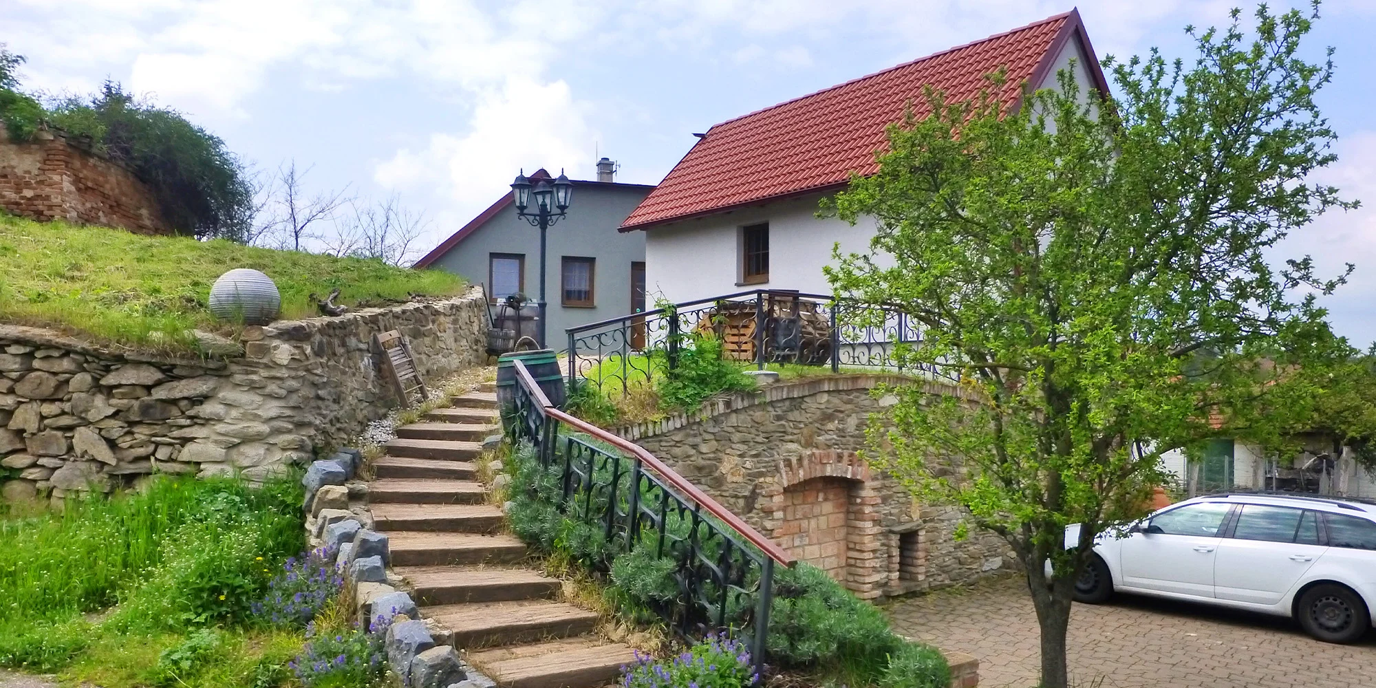 Dovolená na jihu Moravy pro milovníky vína: degustace s neomezenou konzumací vína i snídaně