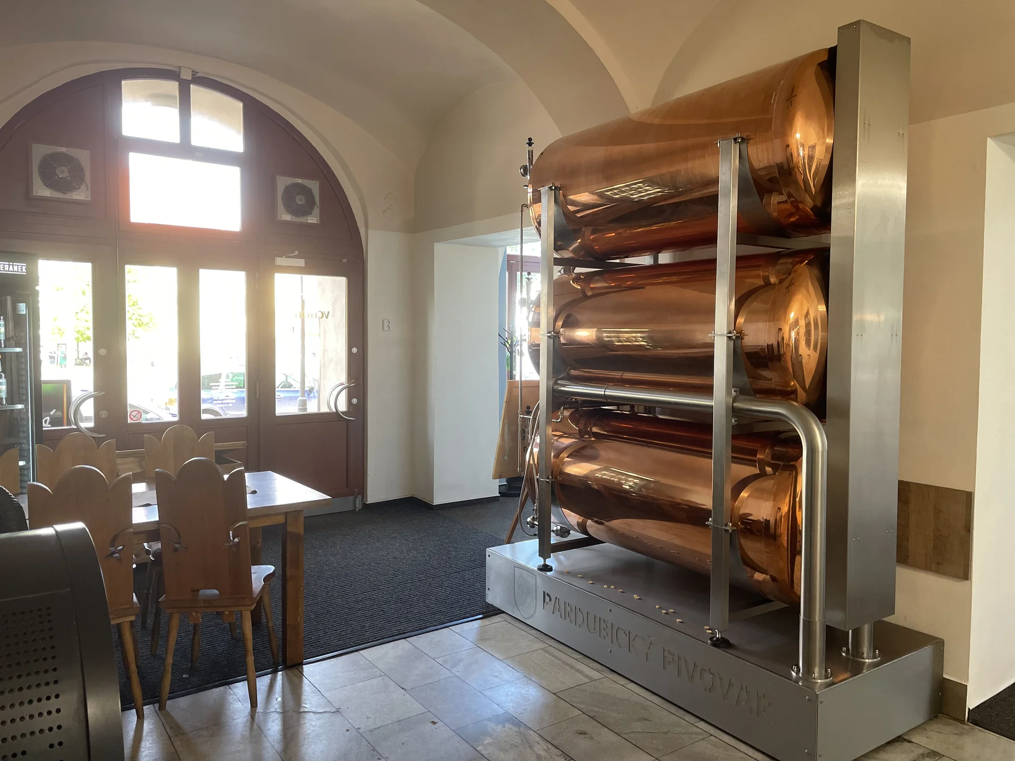 Masové prkno v restaurantu Beránek: steaky z kotlety i krkovice, pečená žebra i kuřecí paličky
