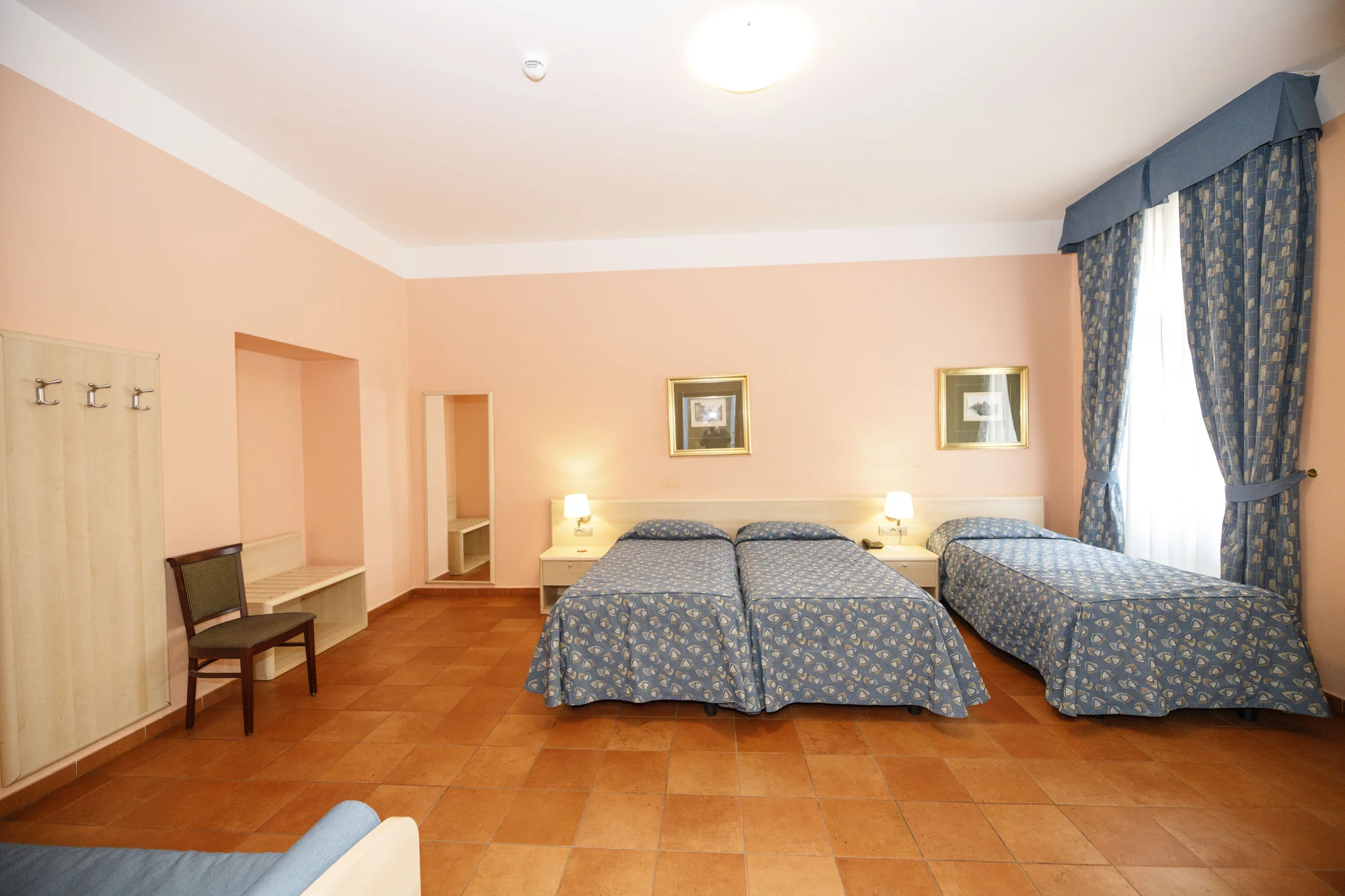 Ubytování v hotelu se snídaní v centru Prahy: 6 min pěšky od Národky, 10 min od Václaváku