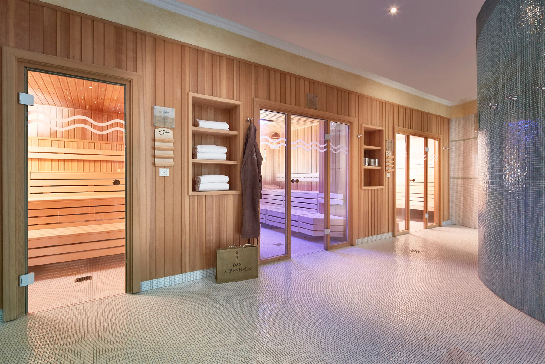 Pobyt v malebném údolí Gastein: polopenze, neomezený wellness, 2 minuty busem k nejbližší lanovce