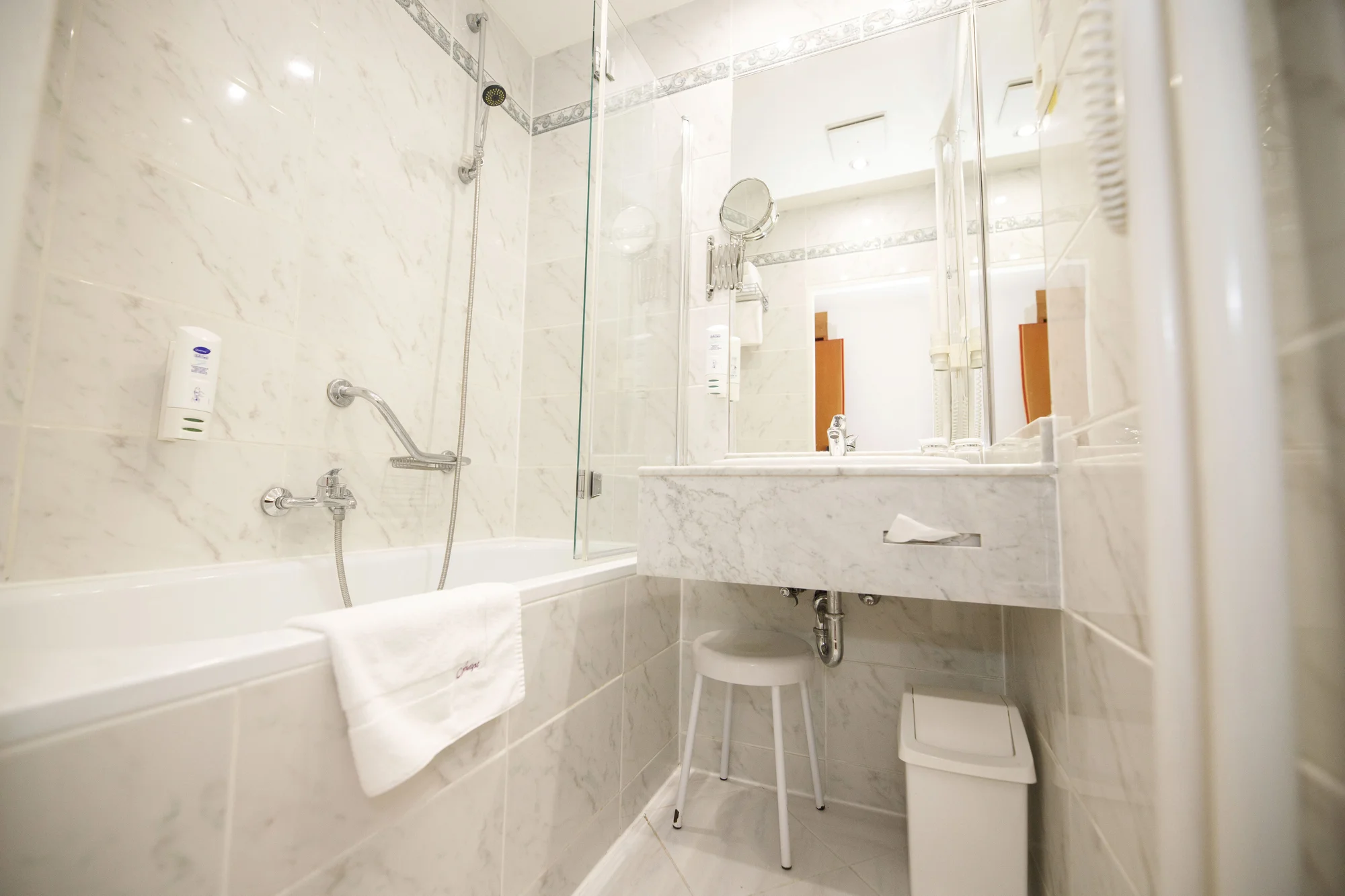 4* hotelu Ametyst: pobyt se snídaní pro dva v historické Praze