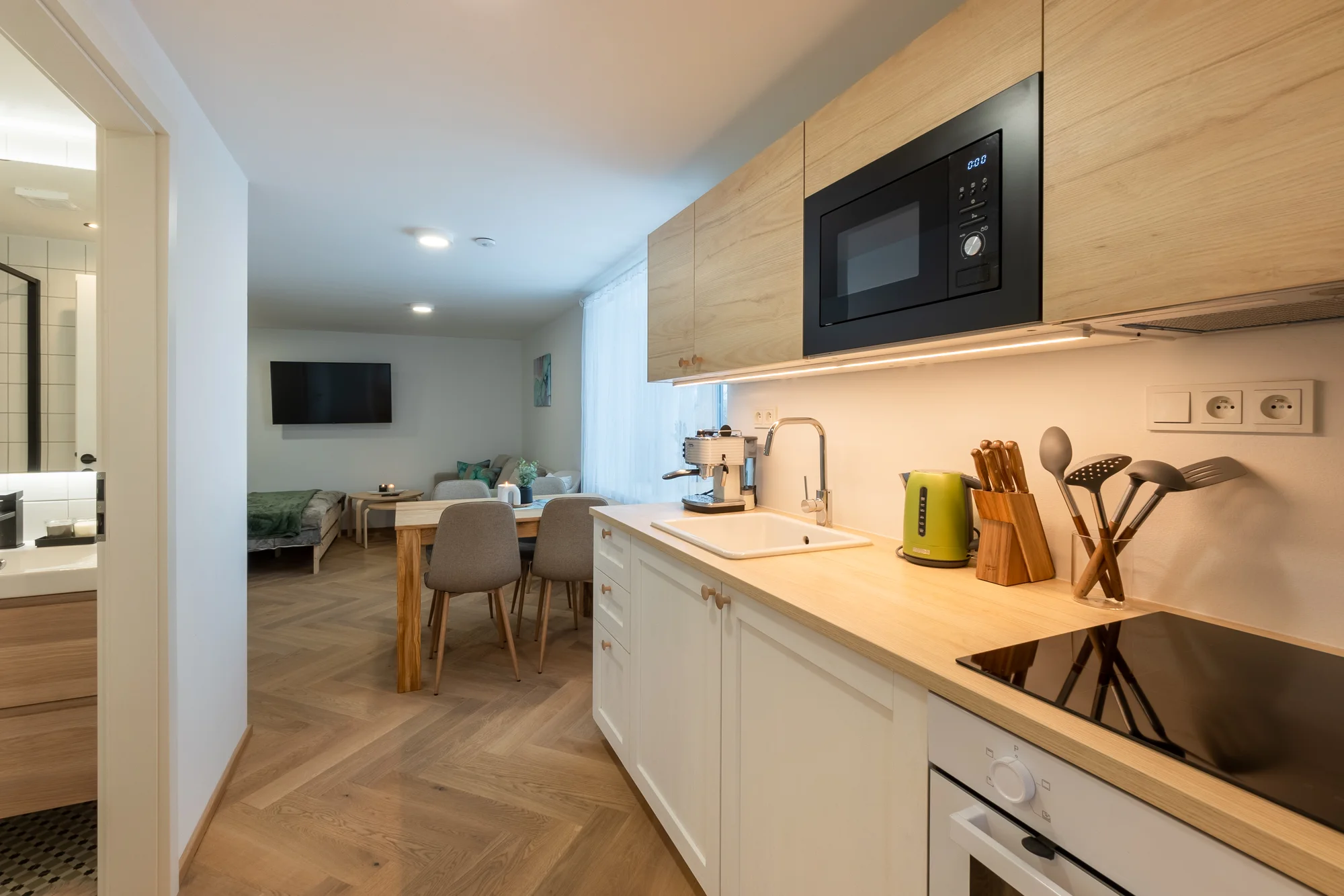 Nádherné apartmány ve Velkých Losinách: kapacita až 8 osob, možnost snídaní i wellness